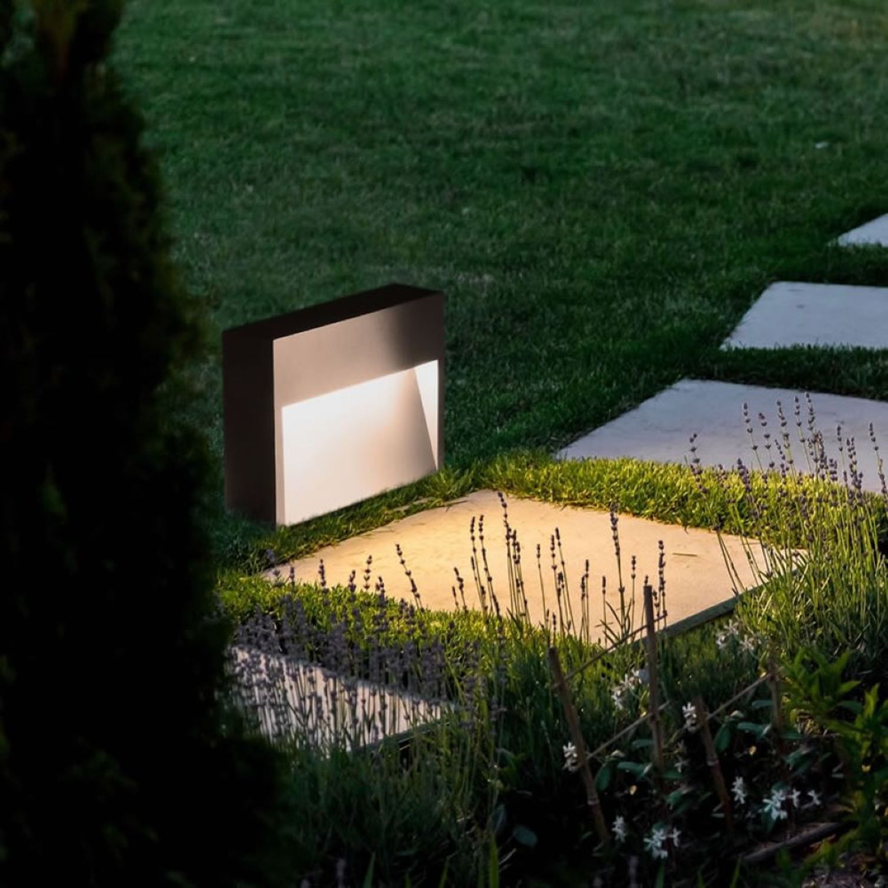Skill Outdoor Wall Light