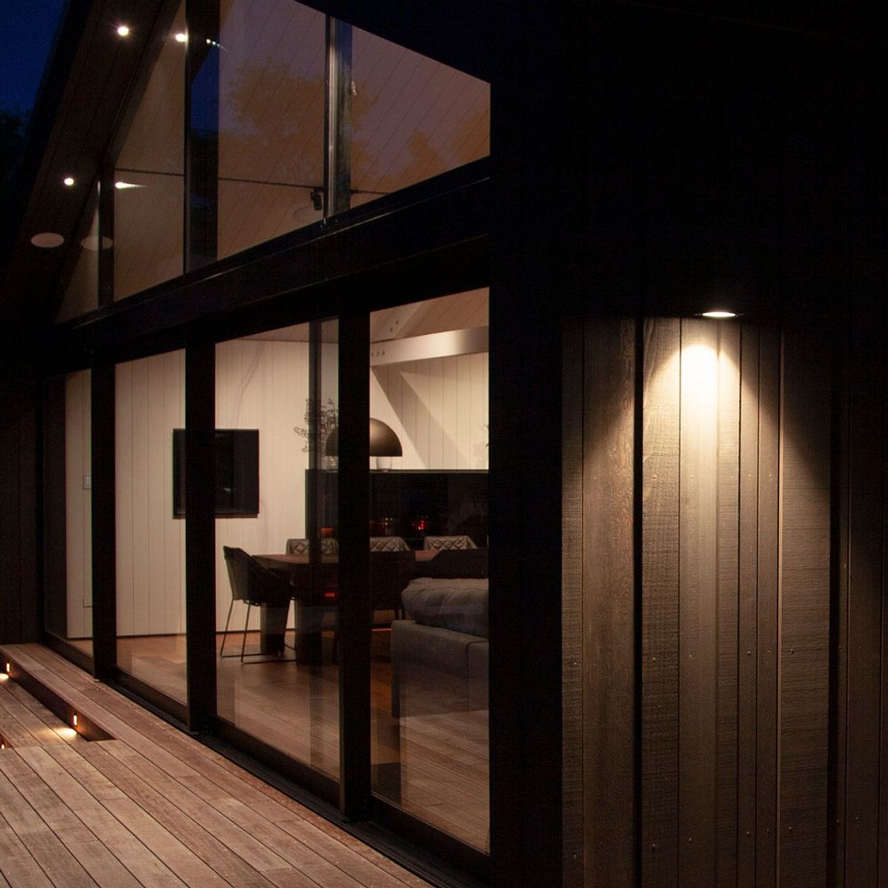 Exterior One Way LED Column Spot Light