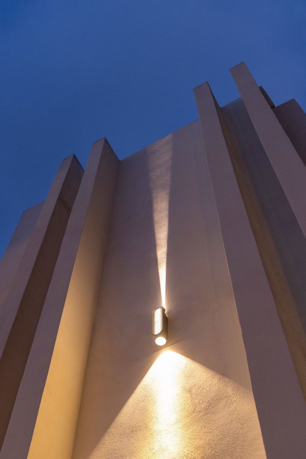 Ibuk Wall Light