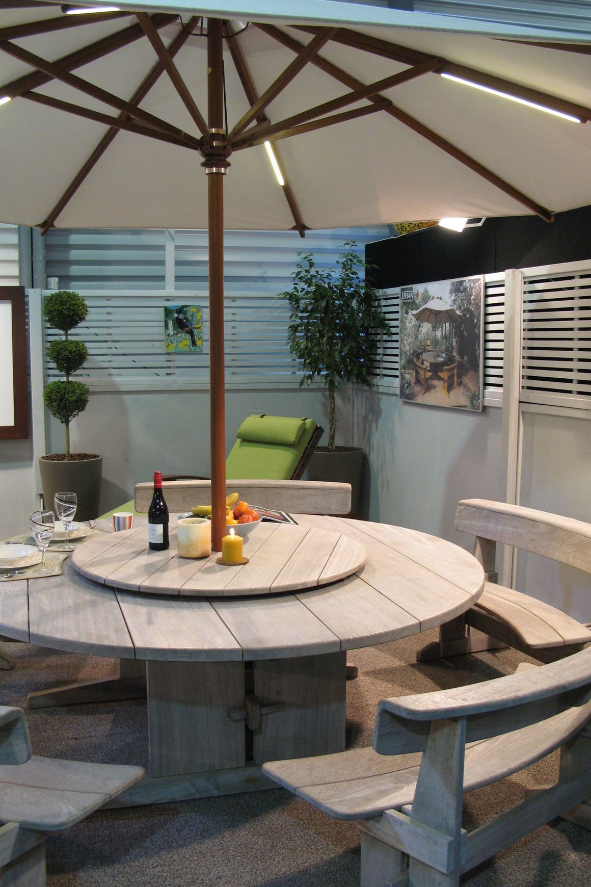 Round Table Suite 2000