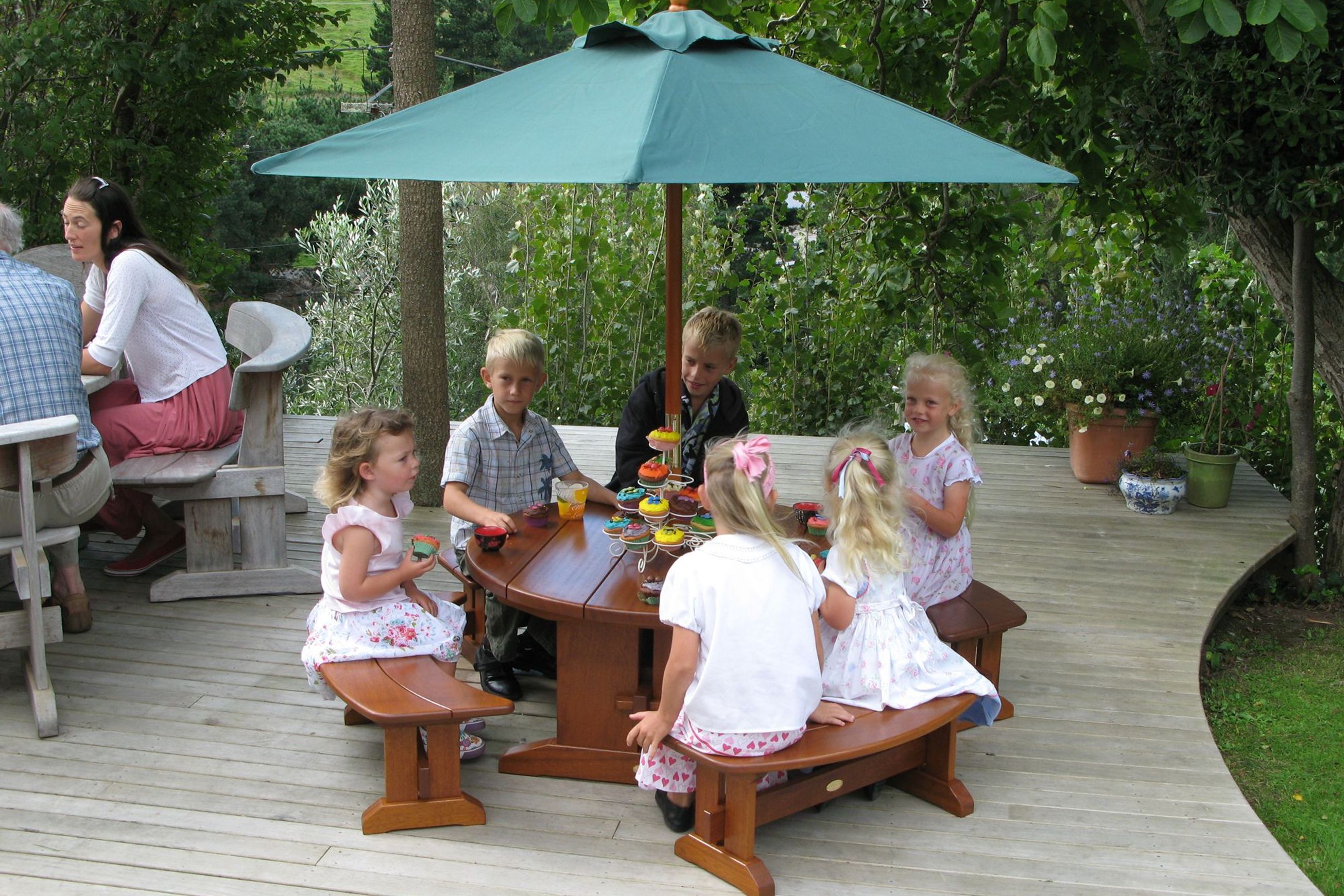 Outdoor Round Table Suite for Children