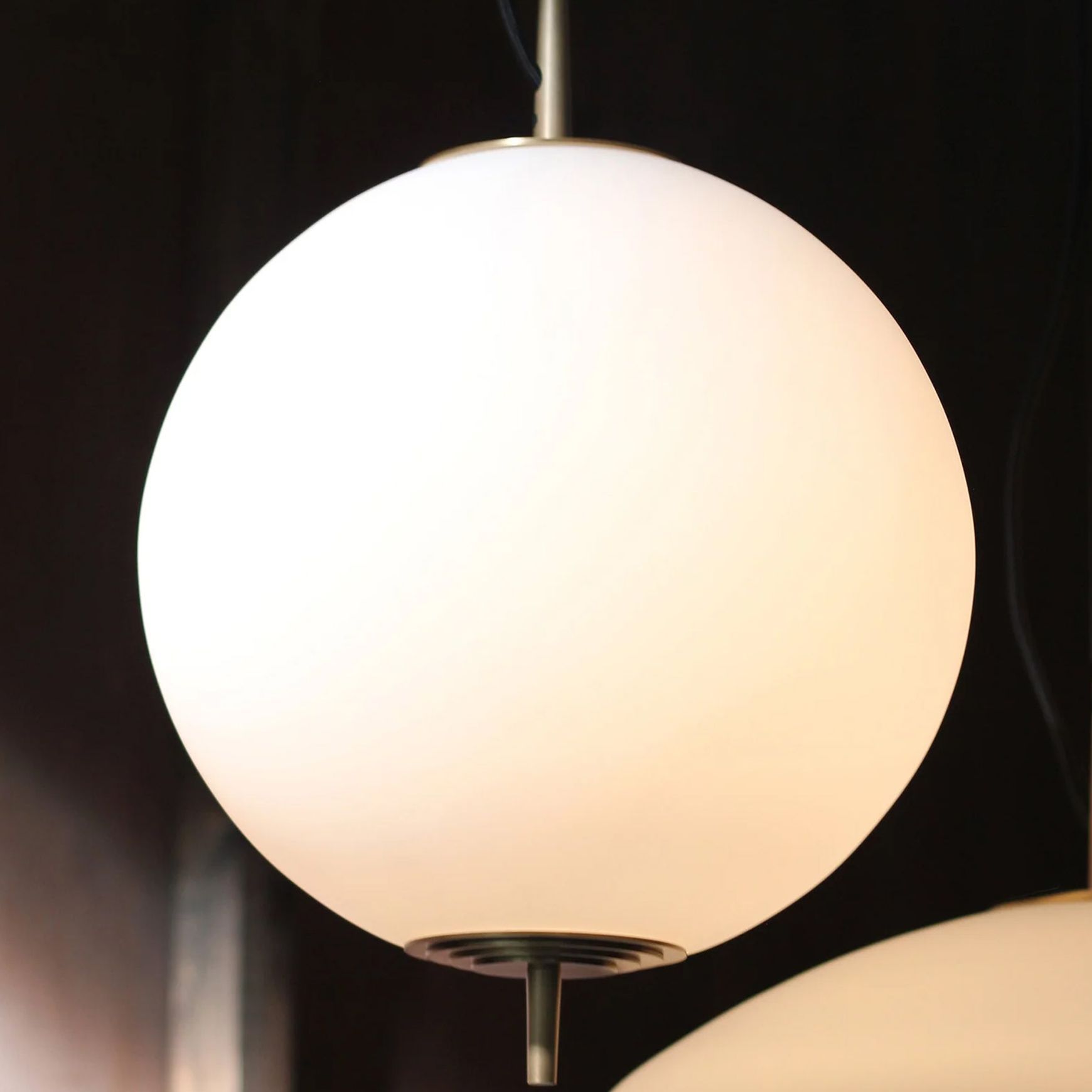 Nova Globe Pendant Light