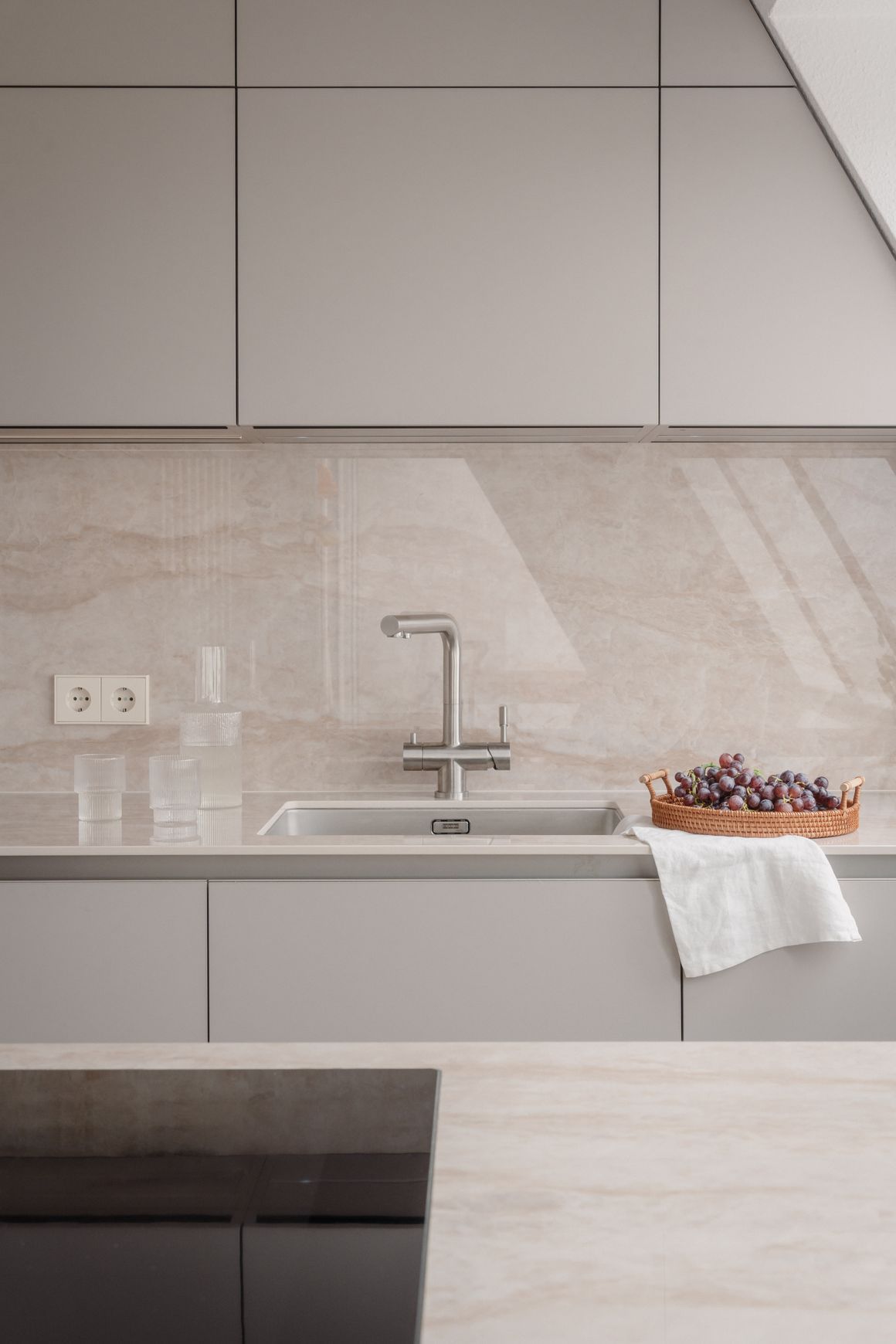 Dekton, Stonika Arga KC