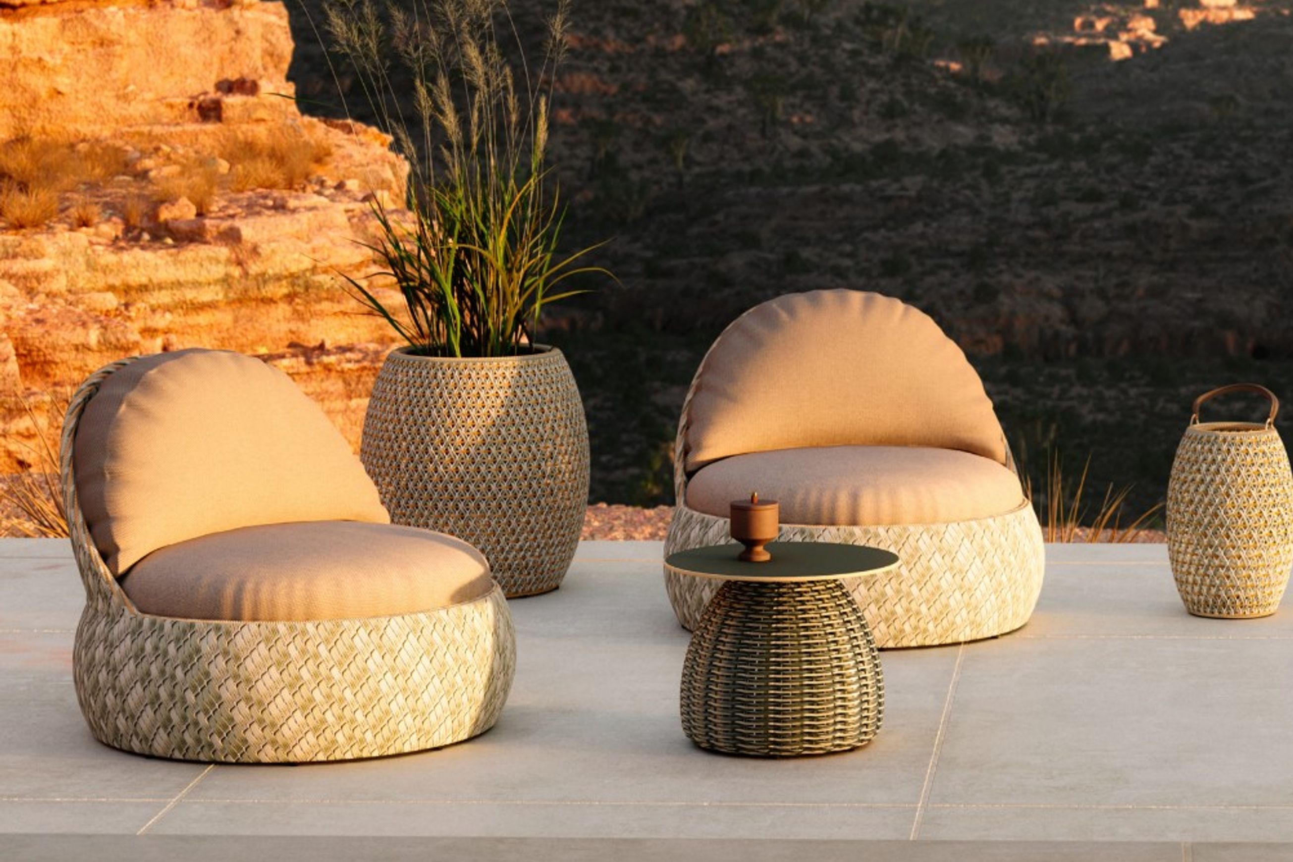 Dala Planter by DEDON