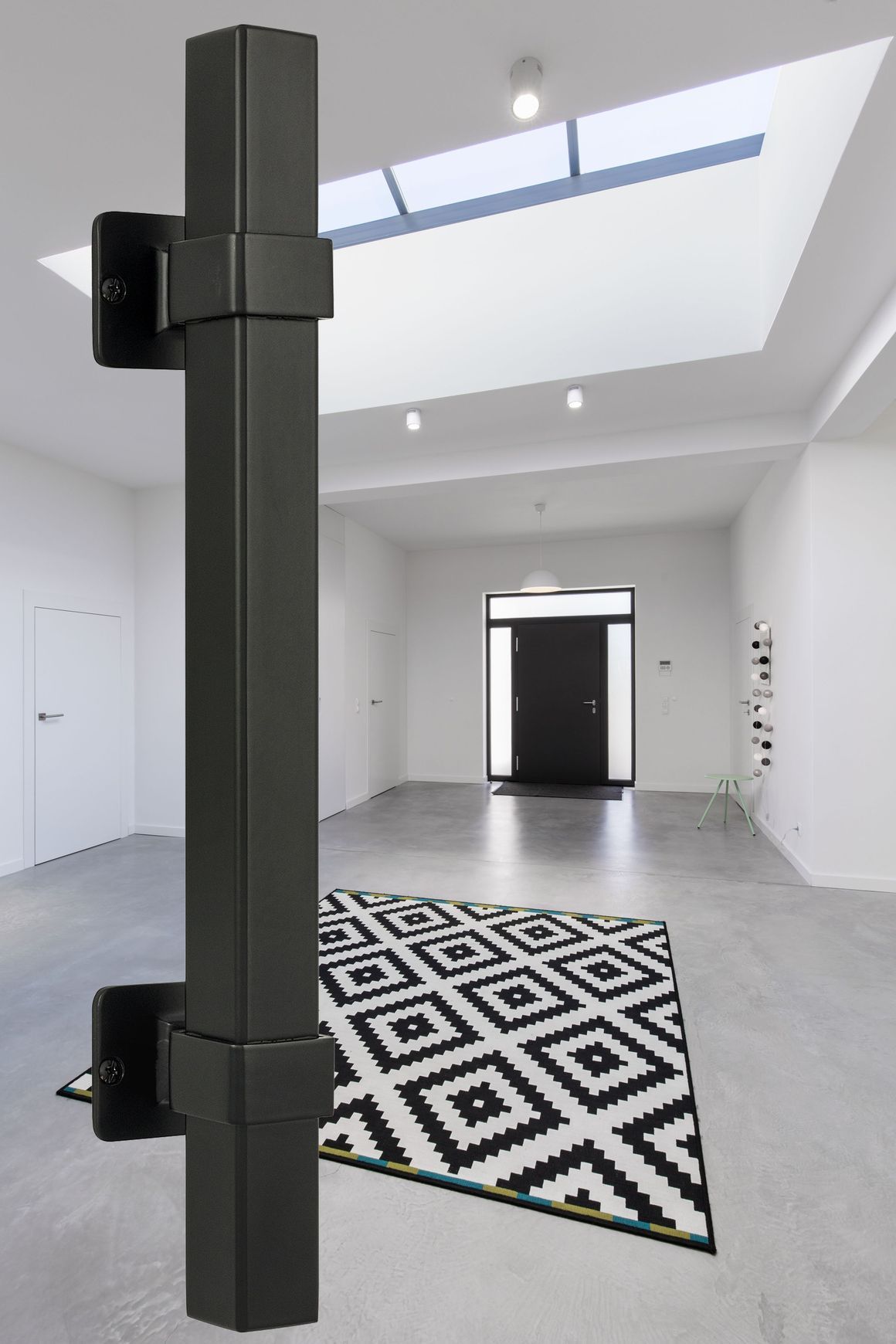Iron Entrance Handle 3955