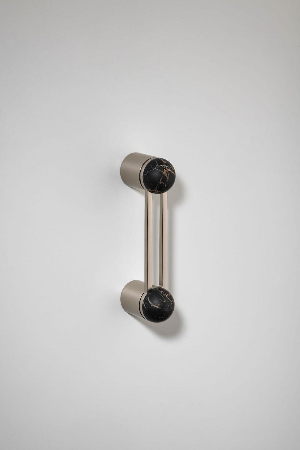 H04 Pull Handle Short
