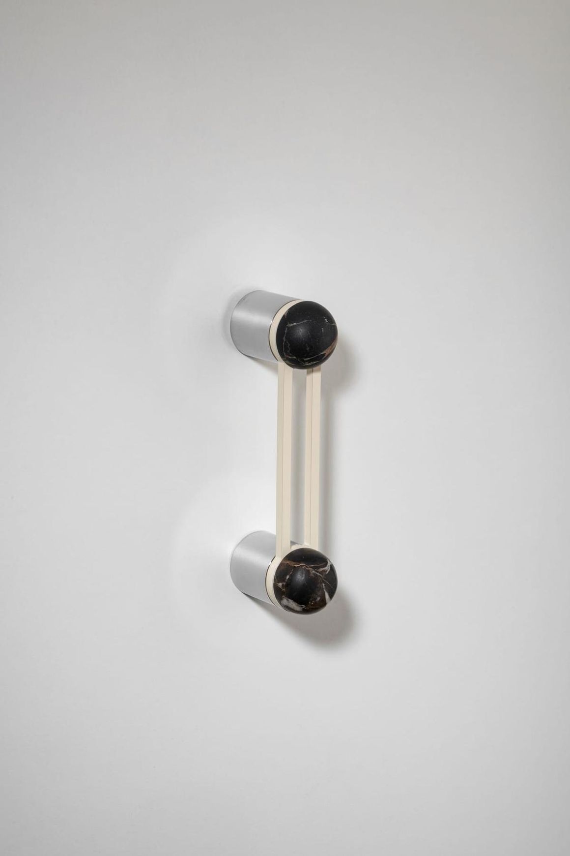 H04 Pull Handle Short