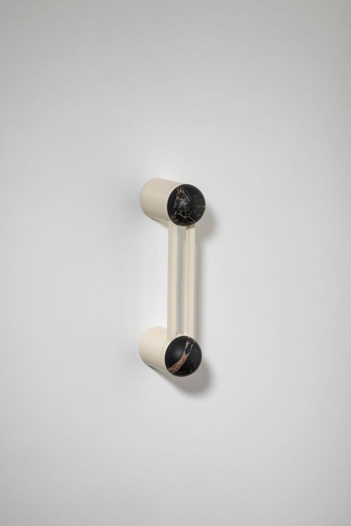 H04 Pull Handle Short