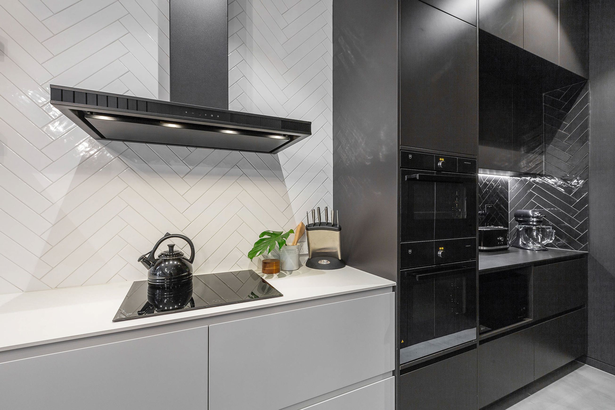 Silent Wallmount Rangehood 900mm - DS3326B-9S