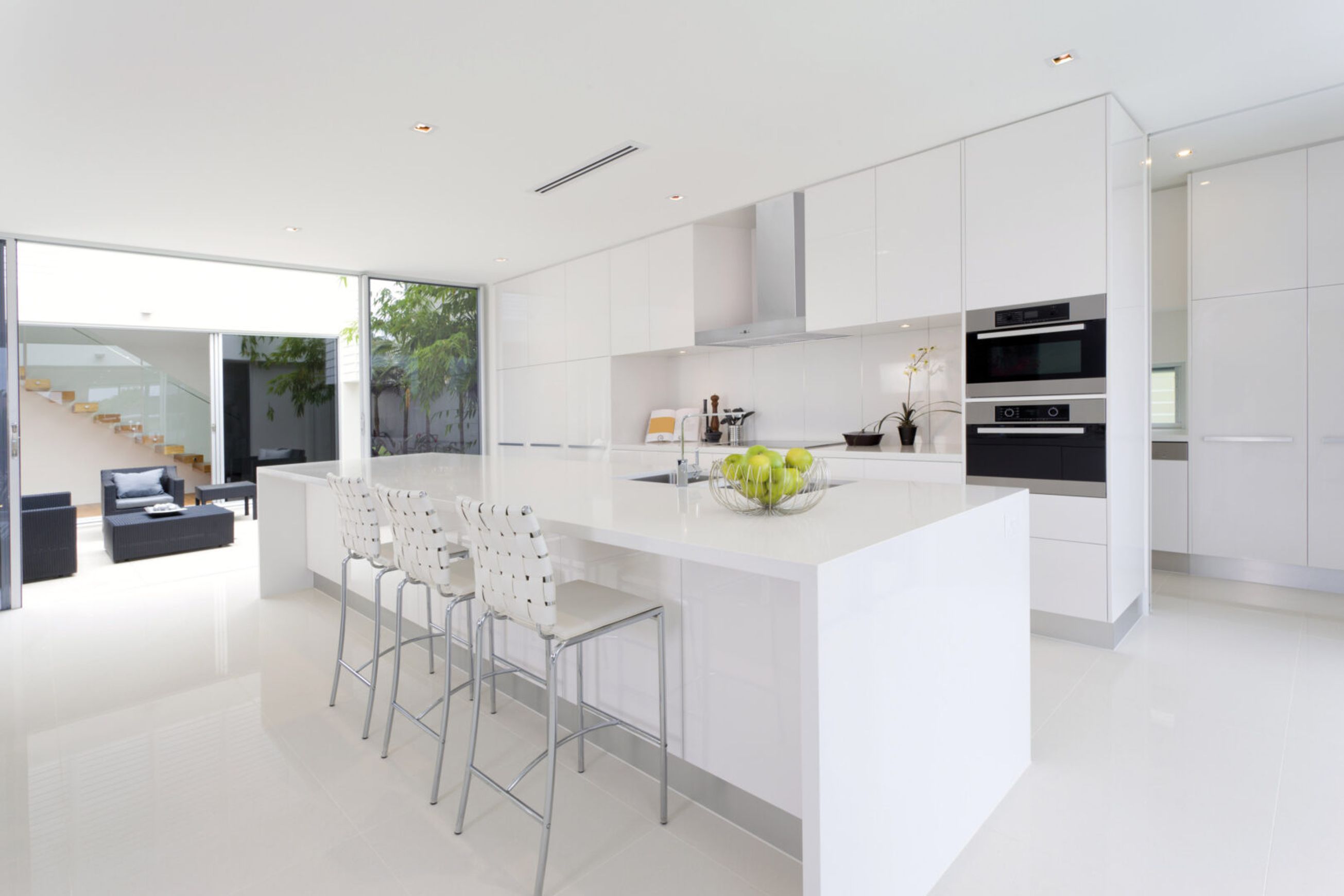 Savina 900mm Wall Mount Rangehood