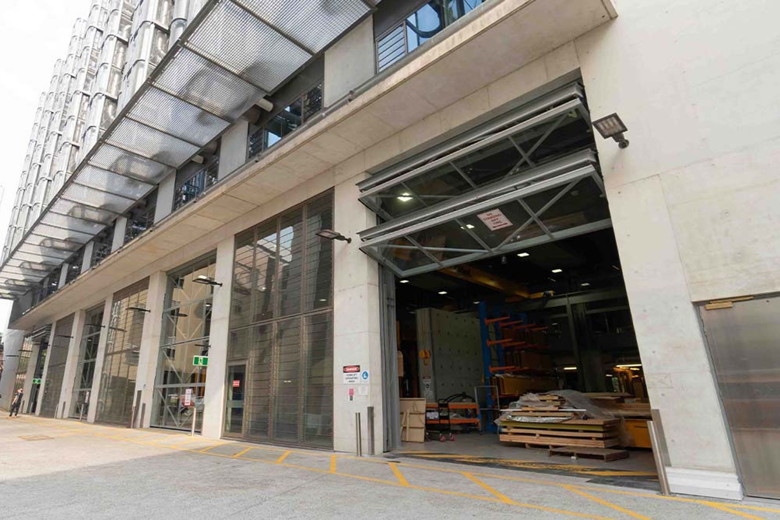 SC4000 Four-Leaf Foldaway Counterweight Balanced Door | Counterweight Doors