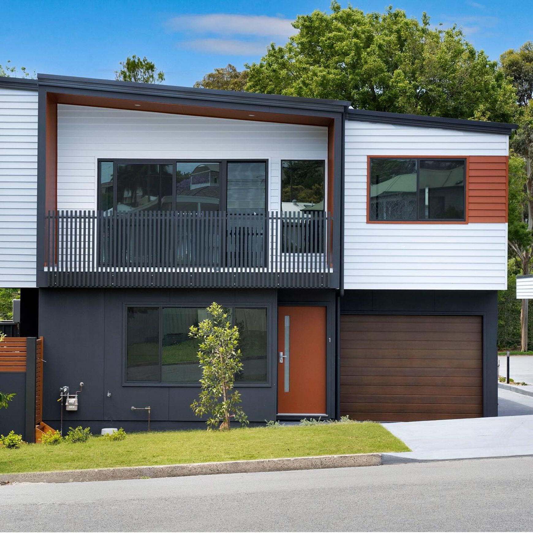 DecoWood® Garage Doors | Timber Look