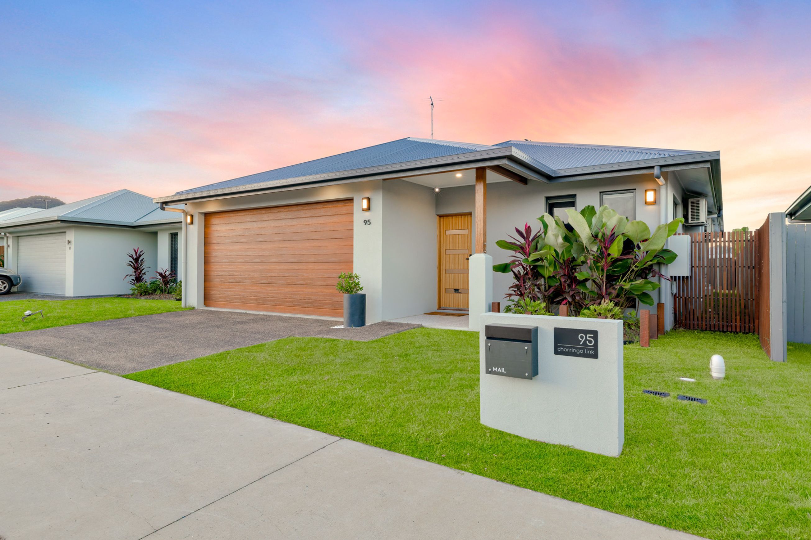 DecoWood® Garage Doors | Timber Look