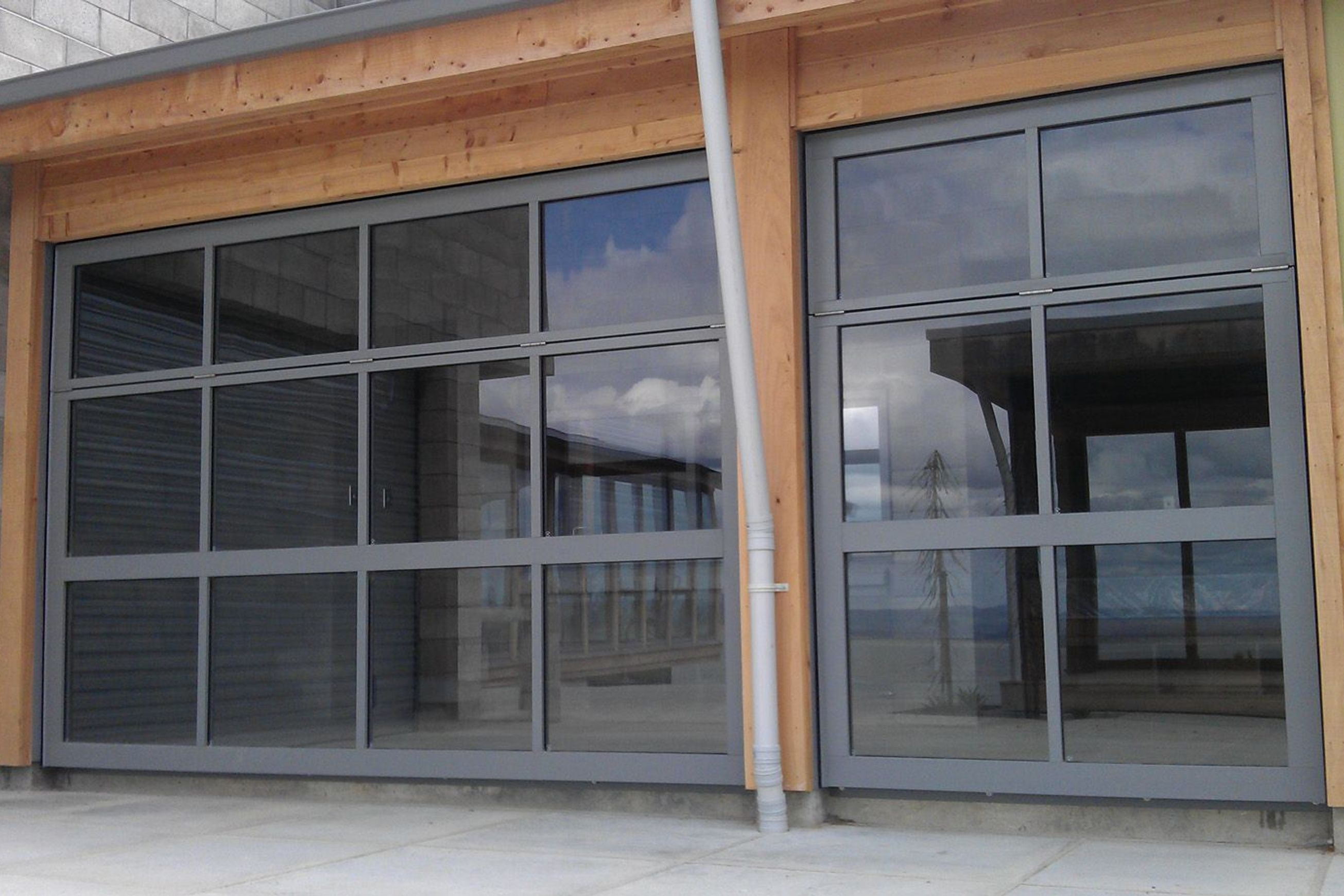 Offset Bi-folding Overhead Door