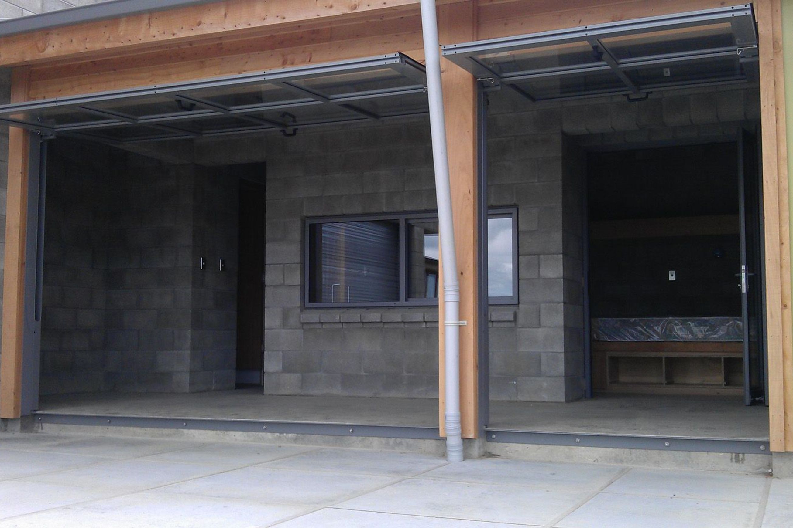 Offset Bi-folding Overhead Door