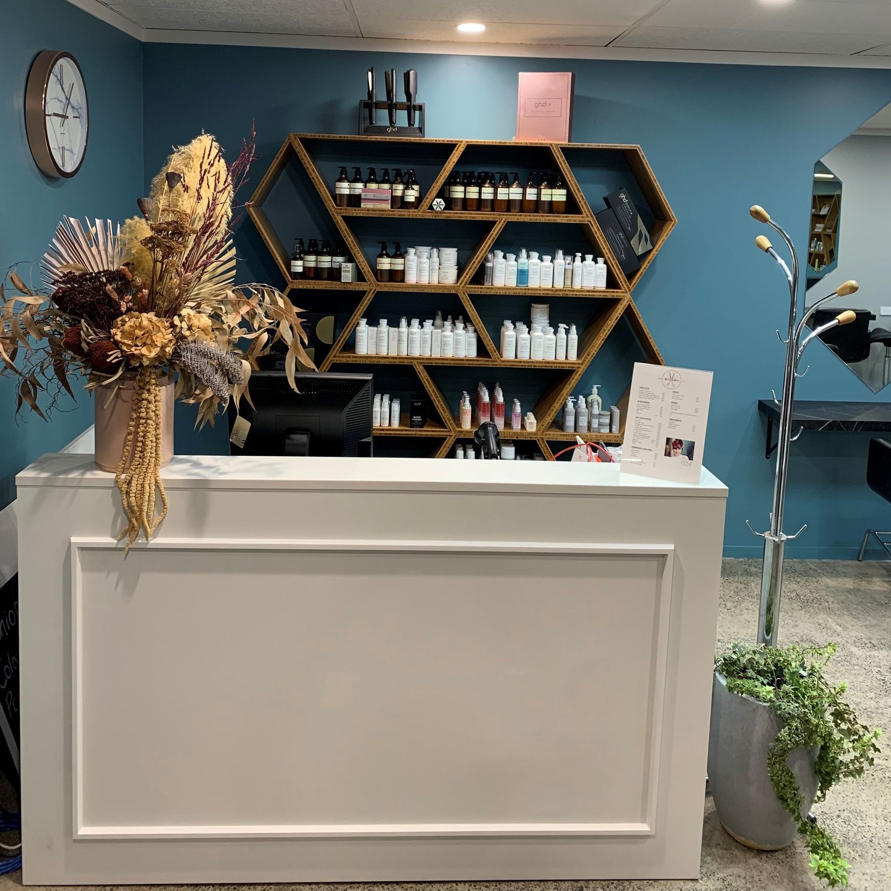 Shelving & Mantel Pieces