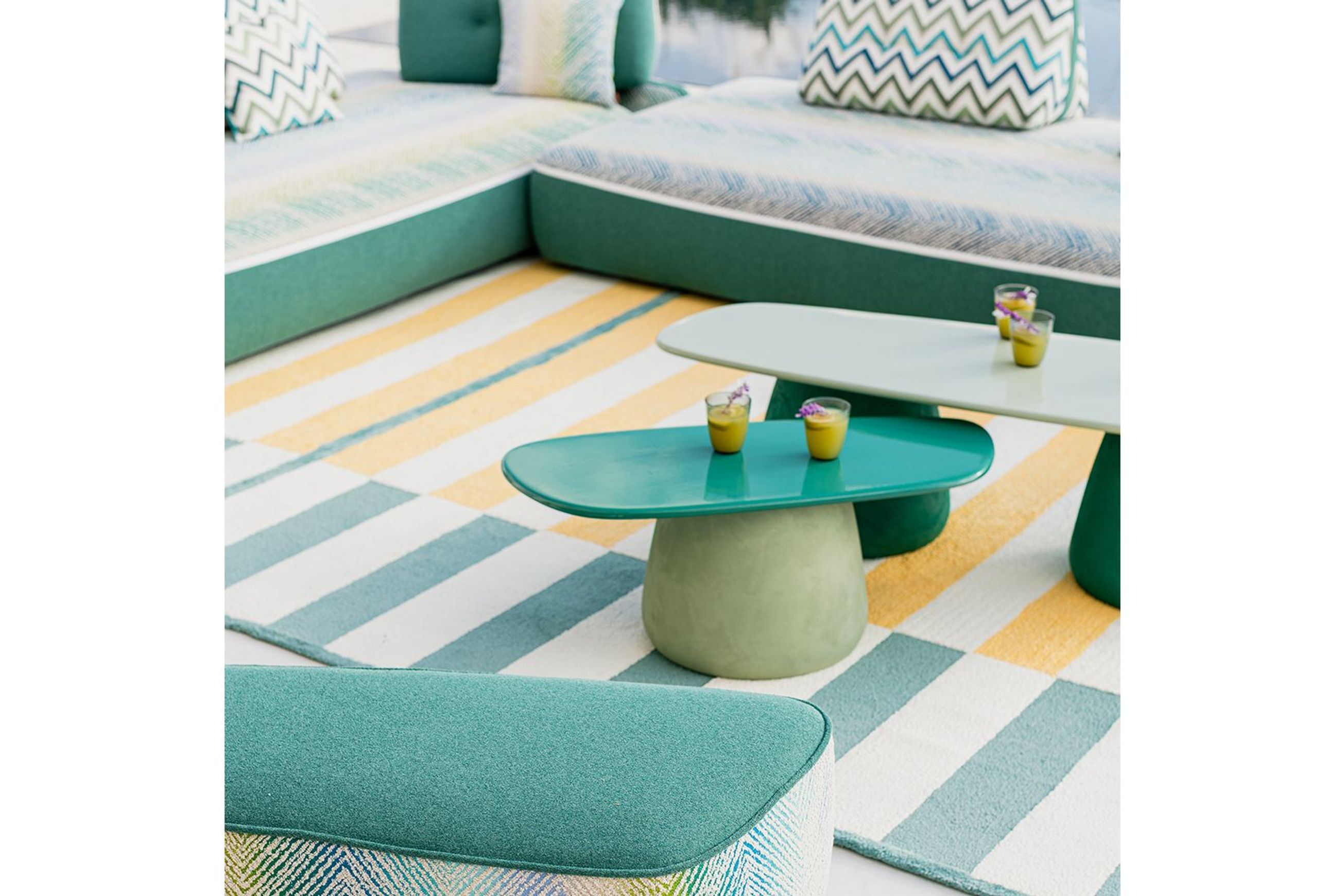 Kino Pedestal Table