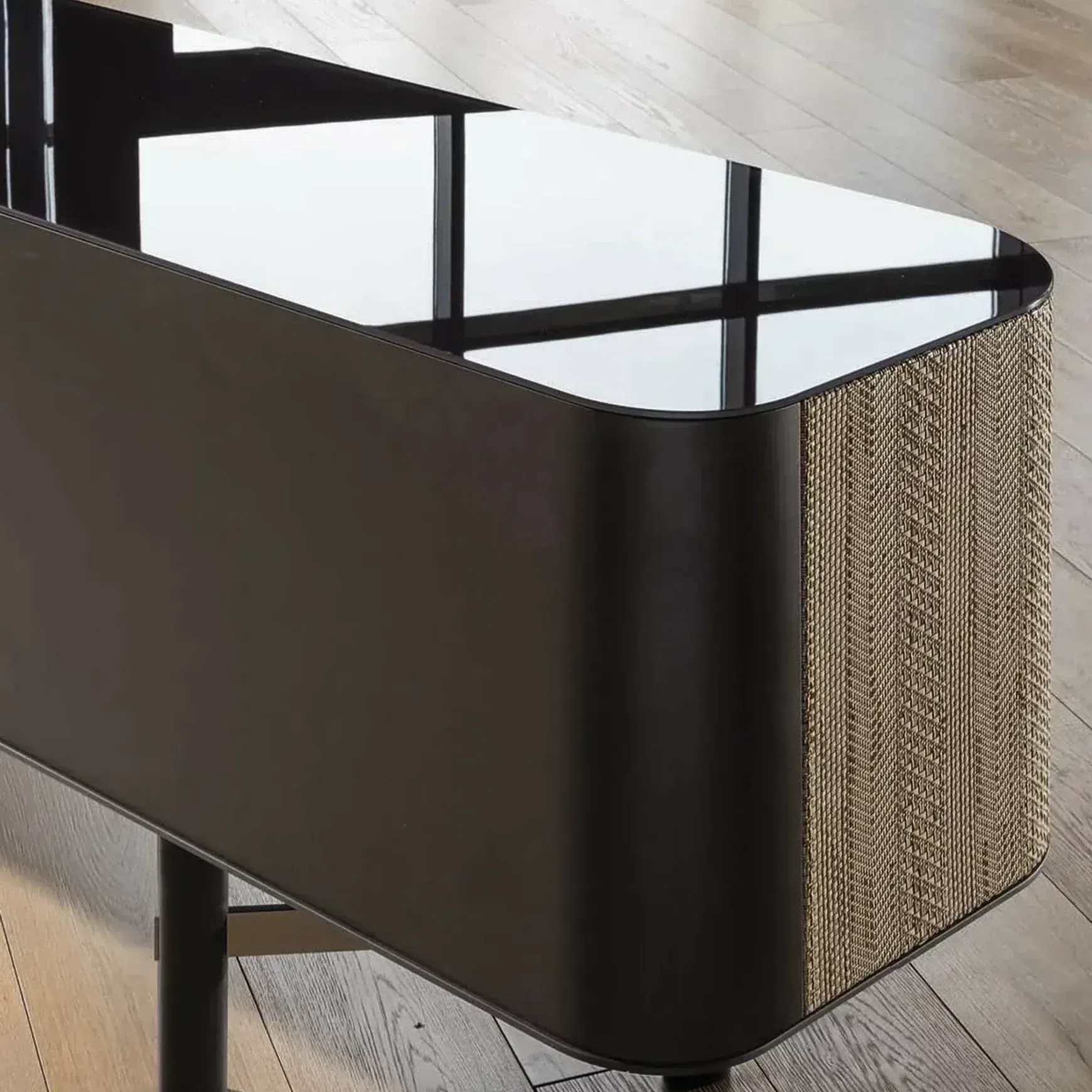 Daen sideboard