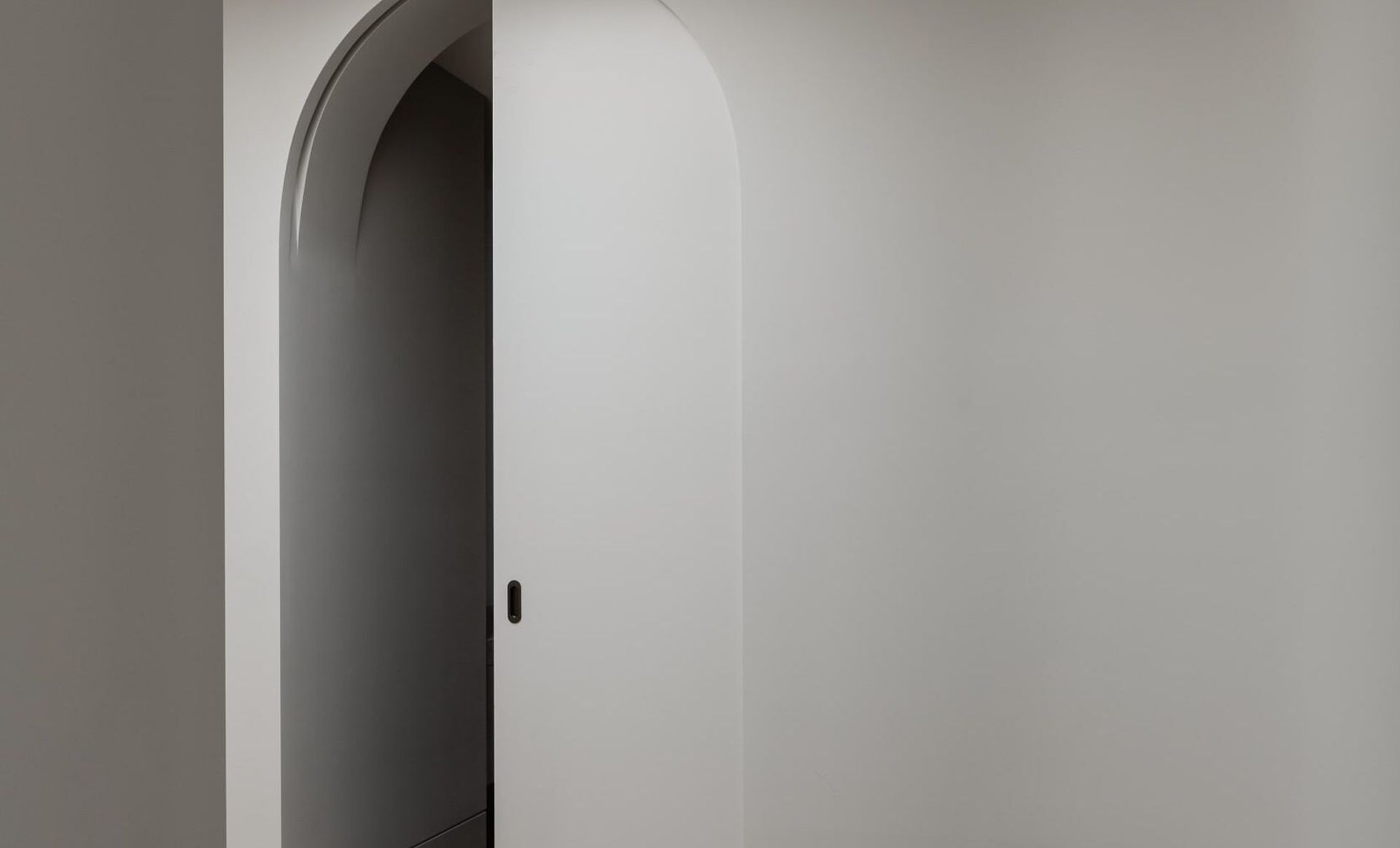 Intrim SK800 Shadowline® Skirting System