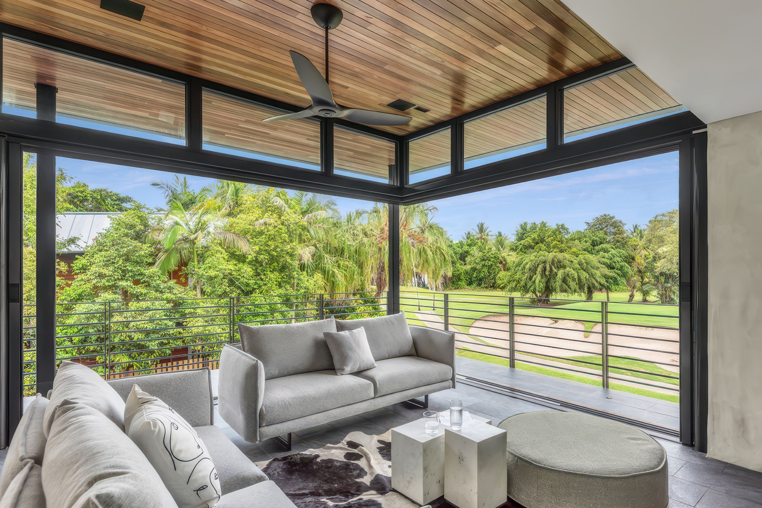 Elevate | Series 704 | Sliding Door