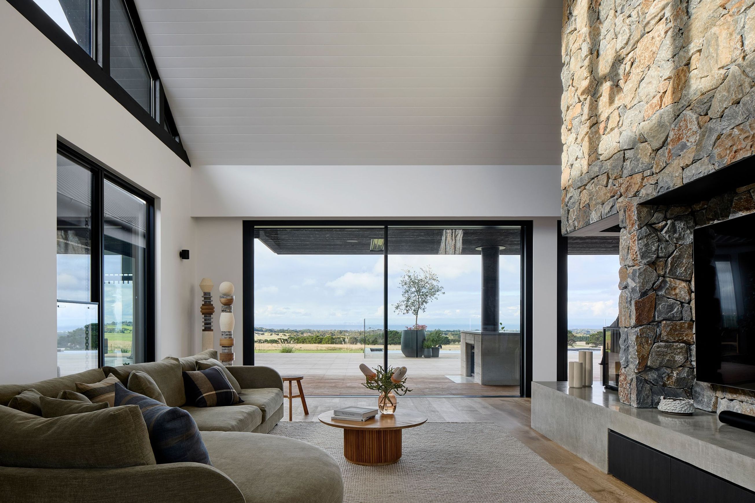 Elevate | Series 704FBR | SlideMASTER™ Sliding Door