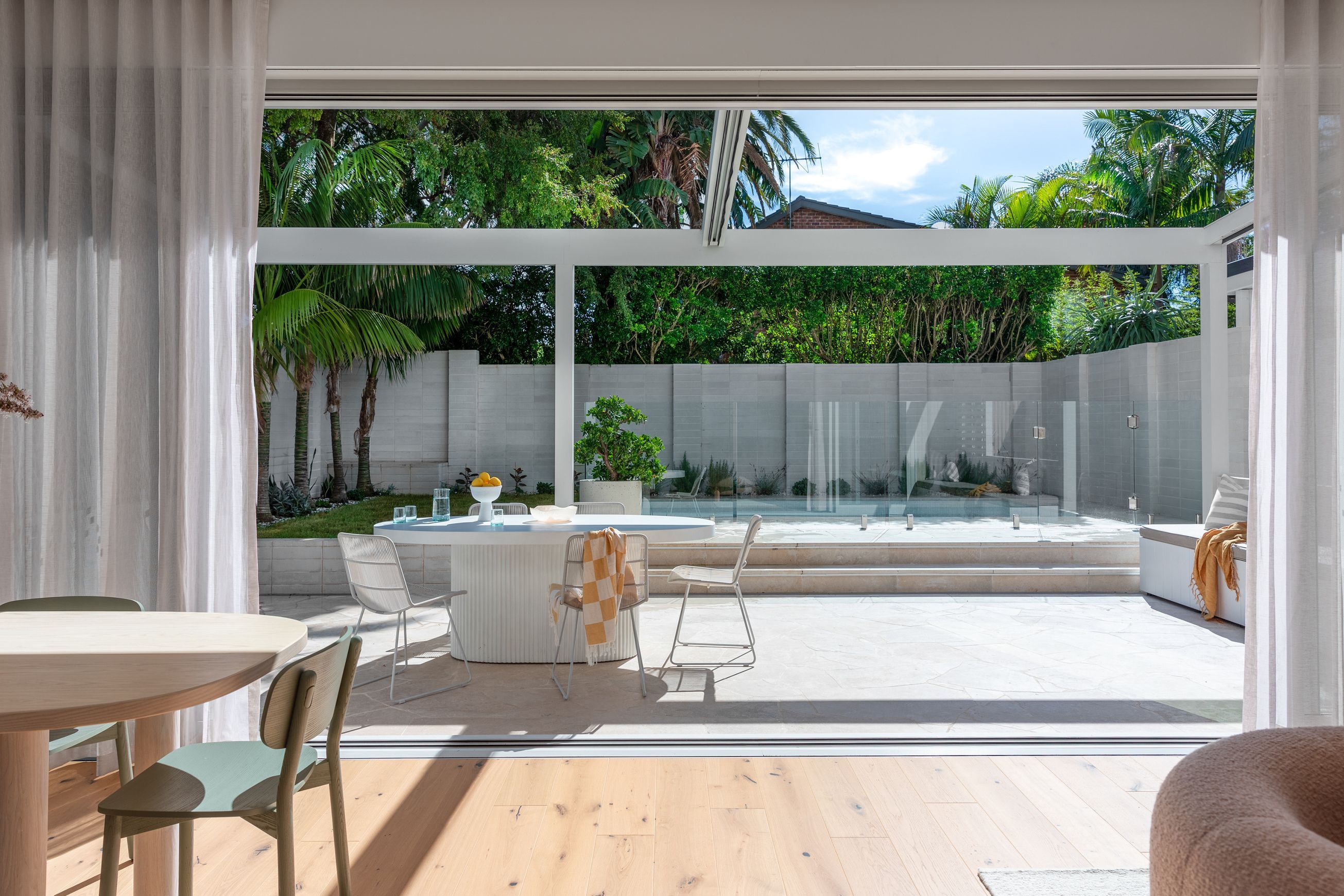 Elevate | Series 704 | Sliding Door