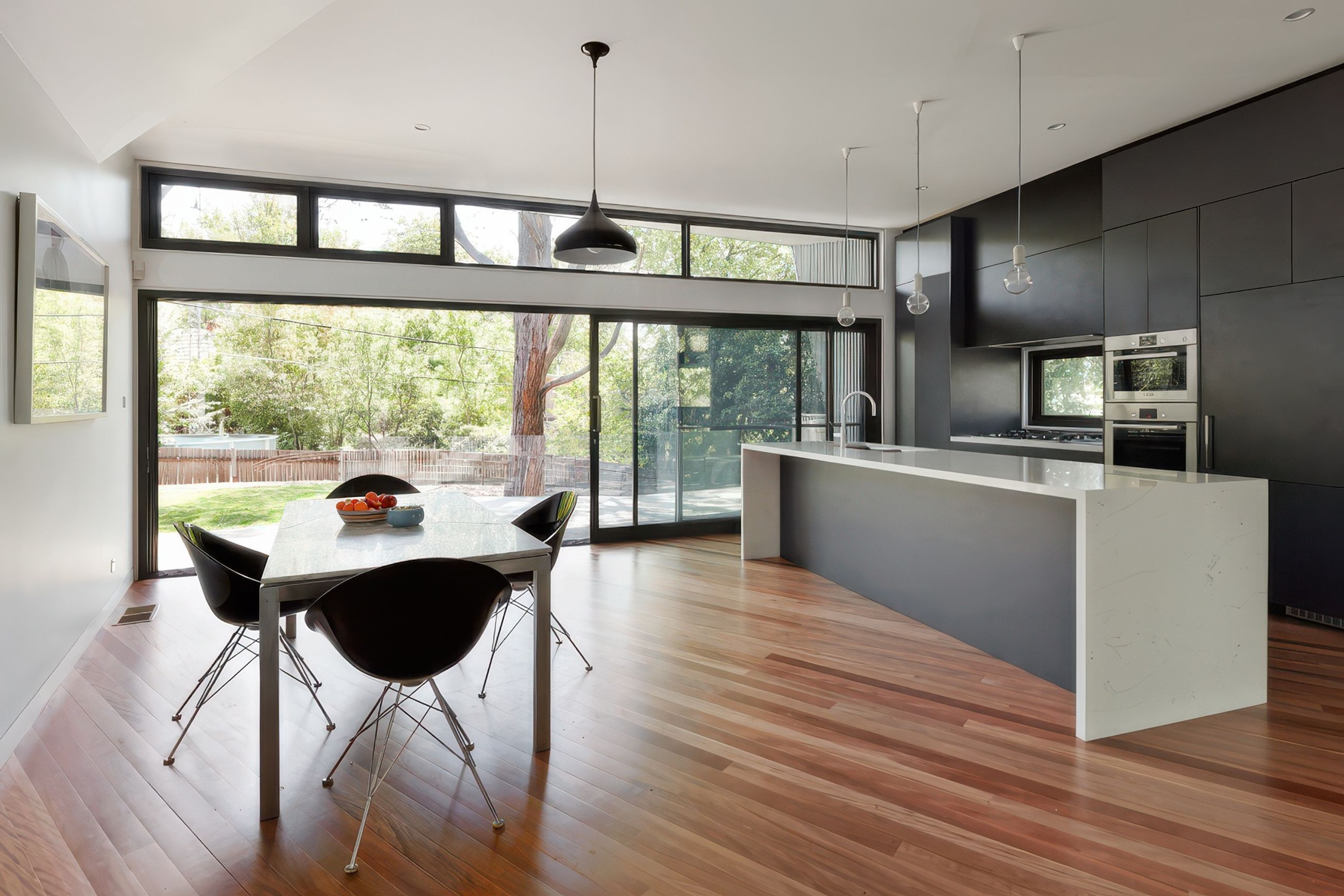 Elevate | Series 704 | Sliding Door
