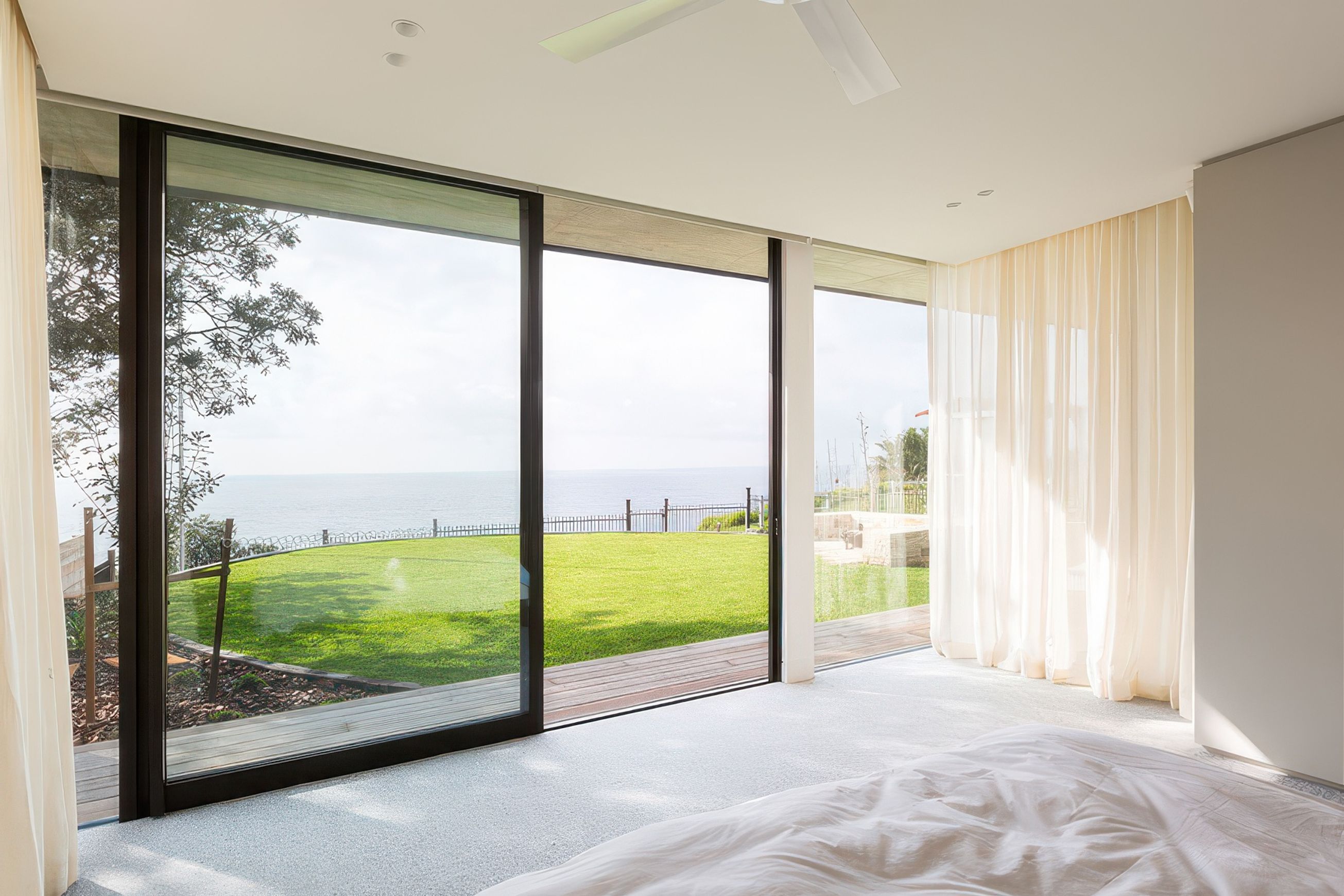 Elevate | Series 704 | Sliding Door