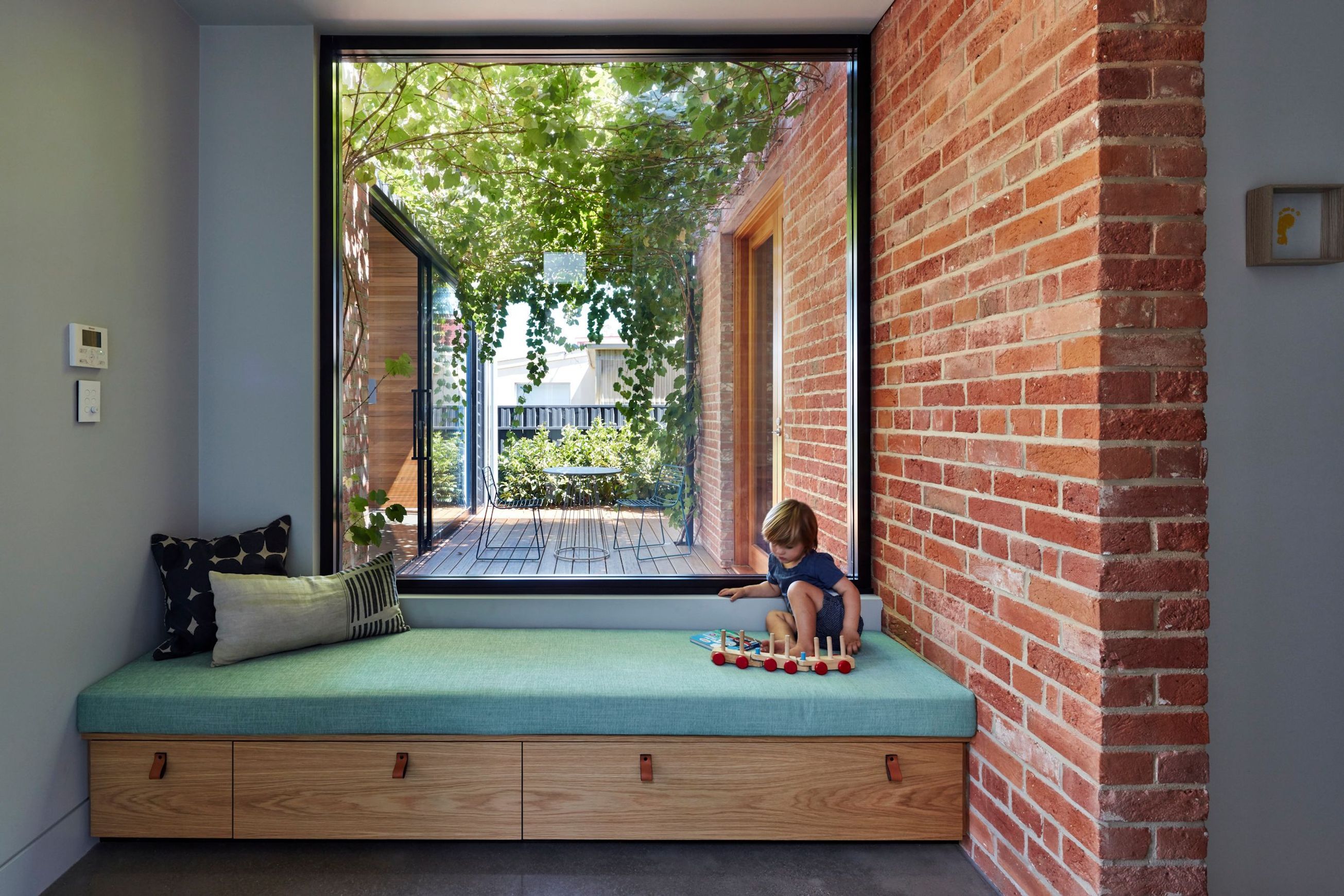 Elevate | Series 400 | Single Glazed 102mm Framing