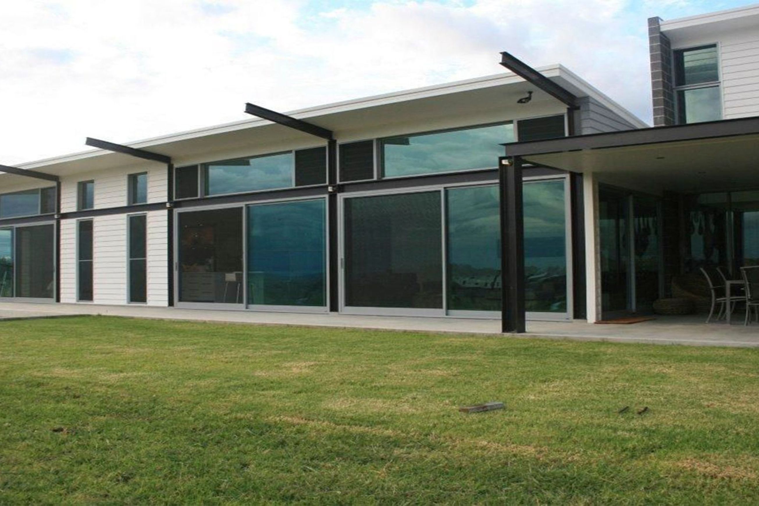 Elevate | Series 406 | Single Glazed 102mm Framing