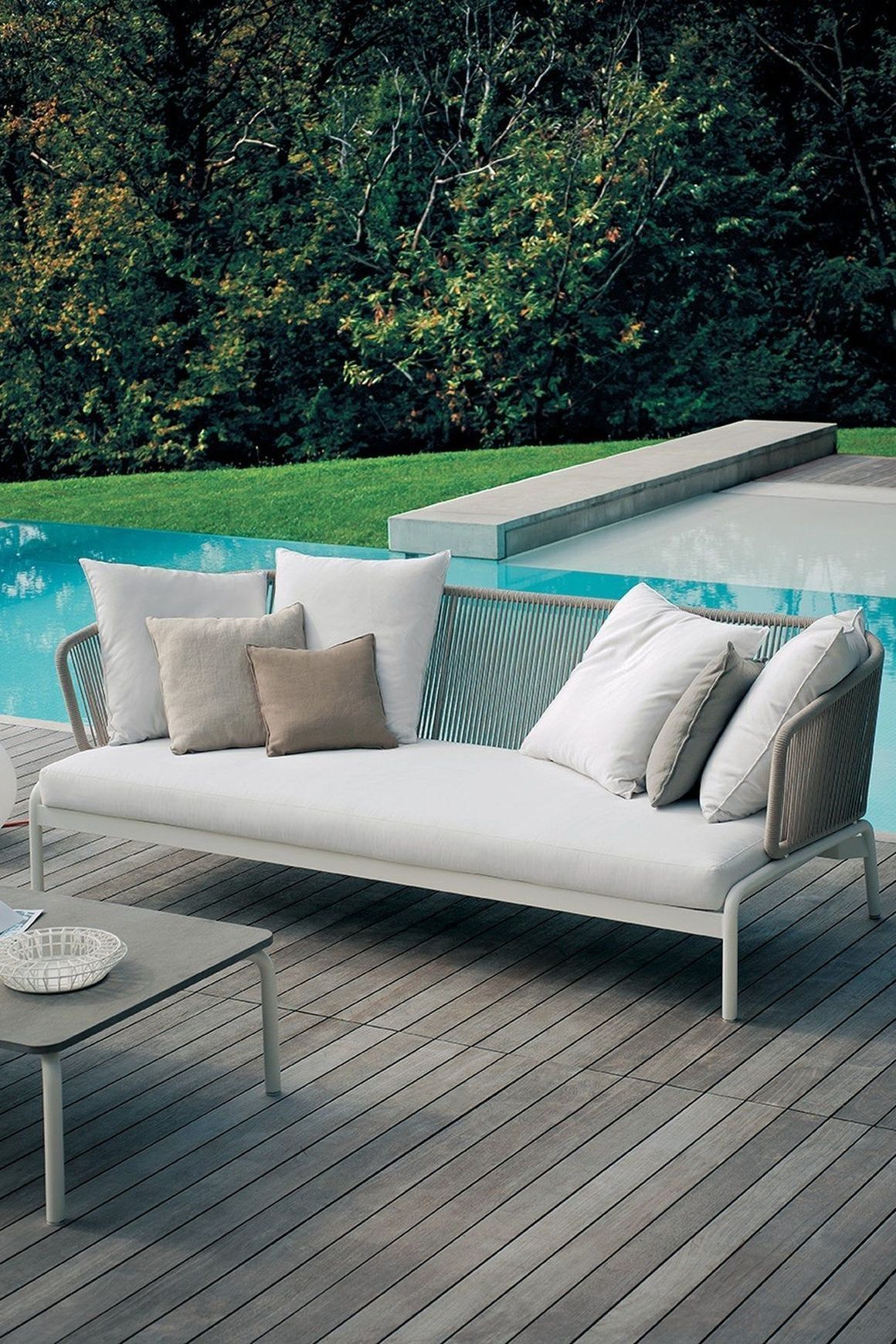 Spool sofa