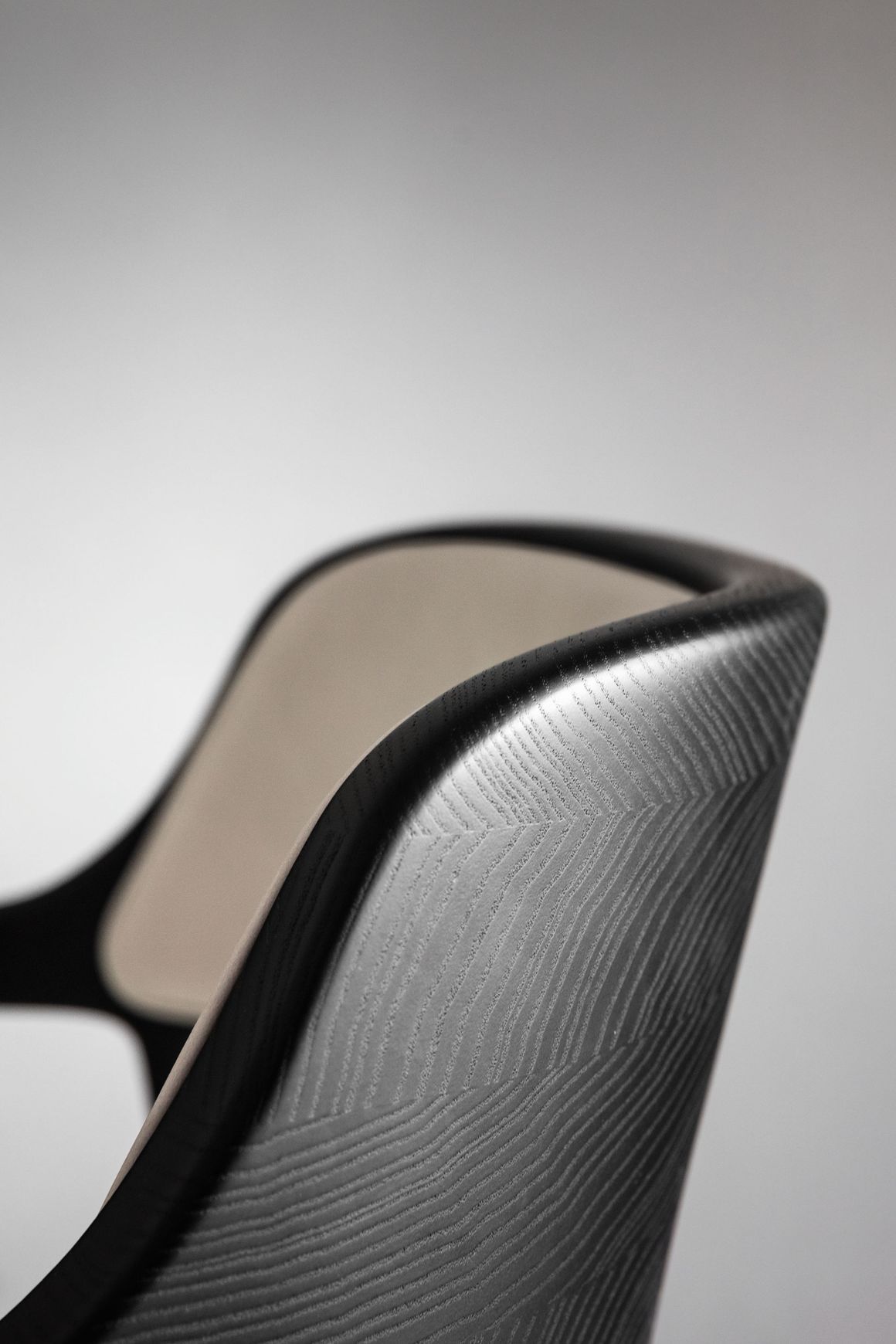 Walter Armchair by Molteni&C
