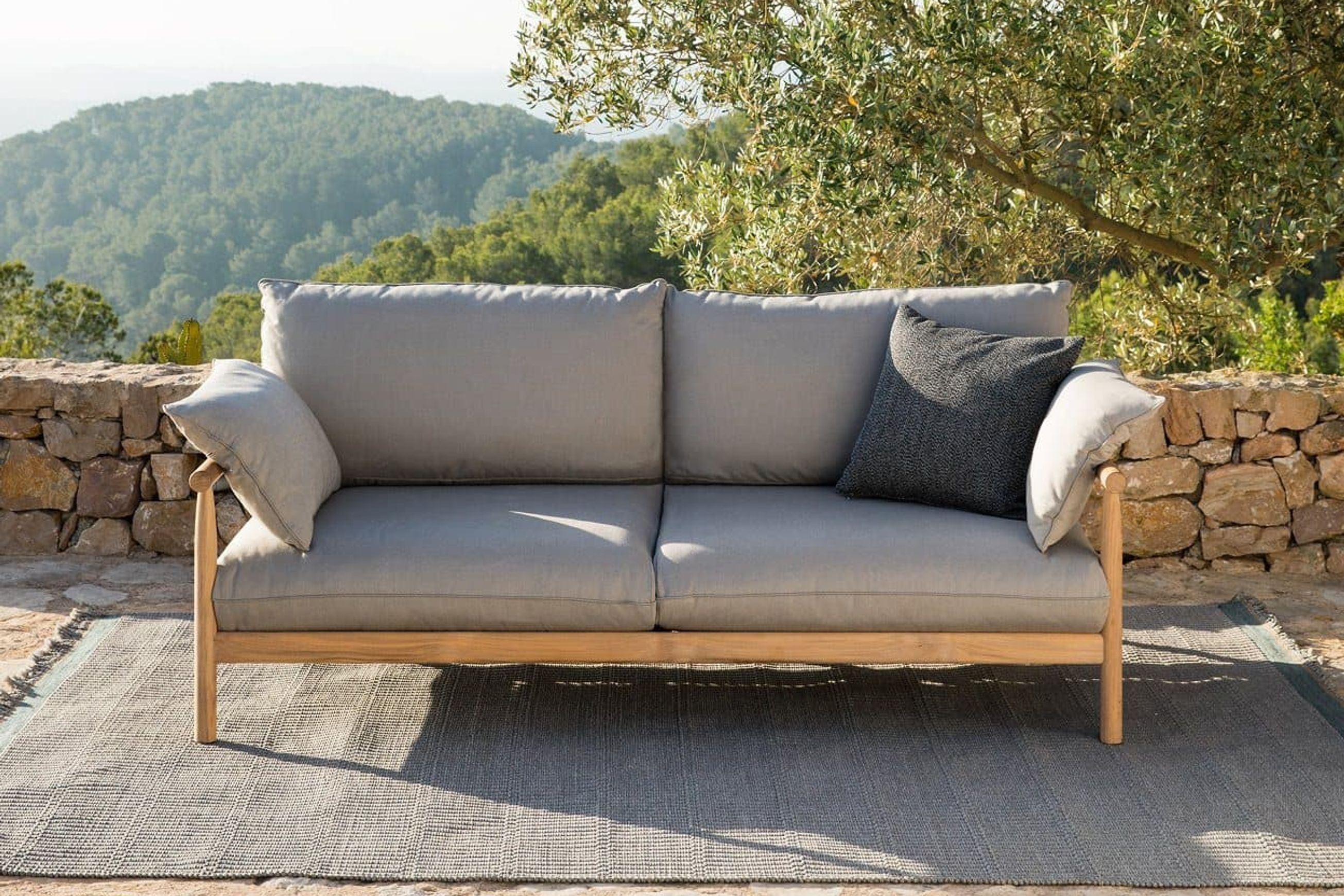 TIBBO | Sofa