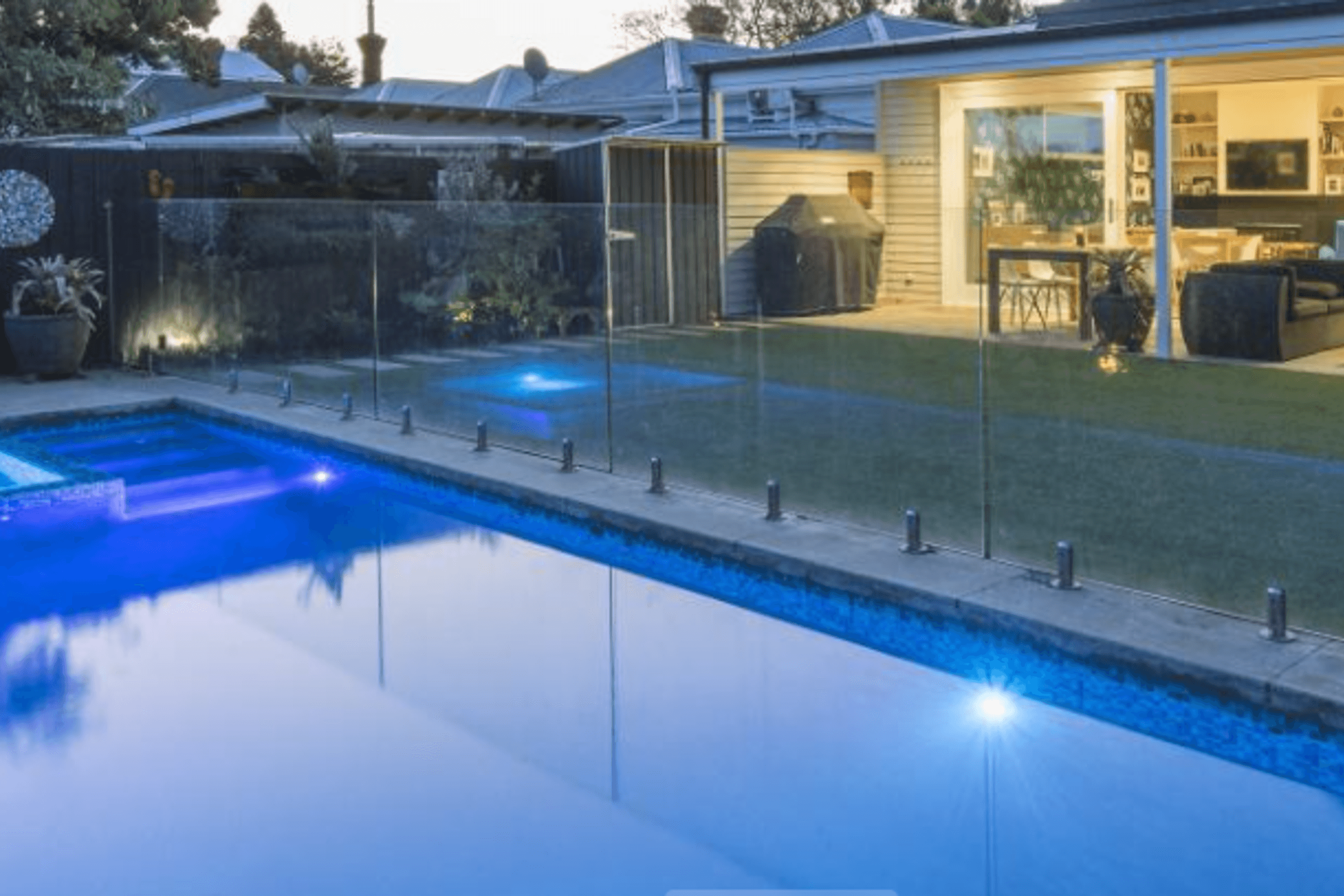 Custom Pool & Spa 