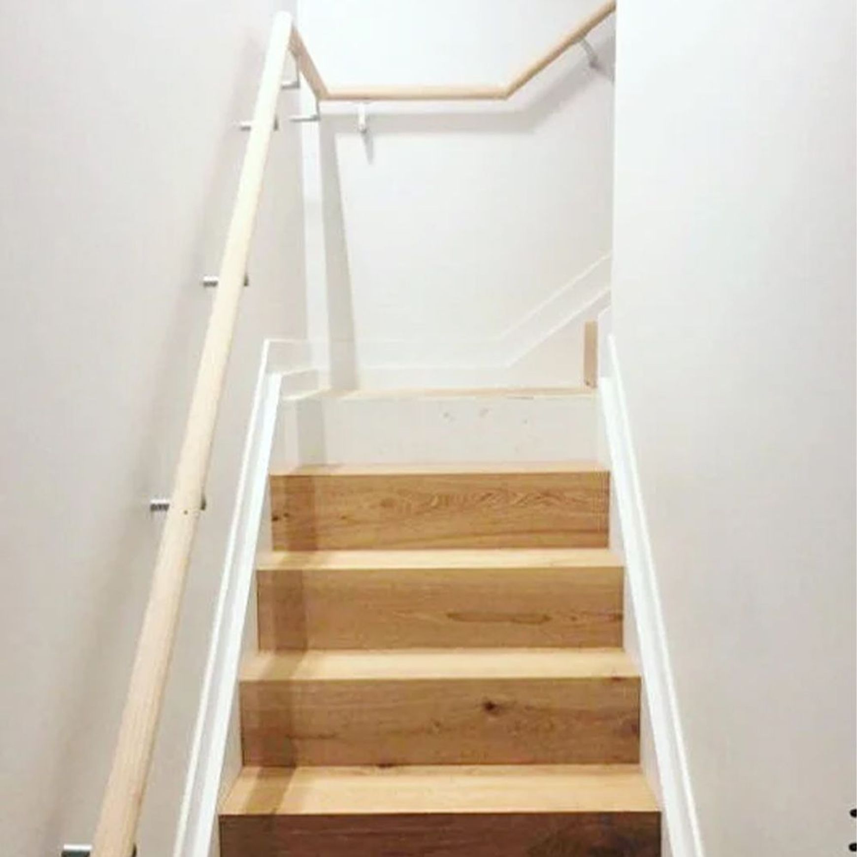 Halliday & Baillie T Stair Rail Bracket HB500