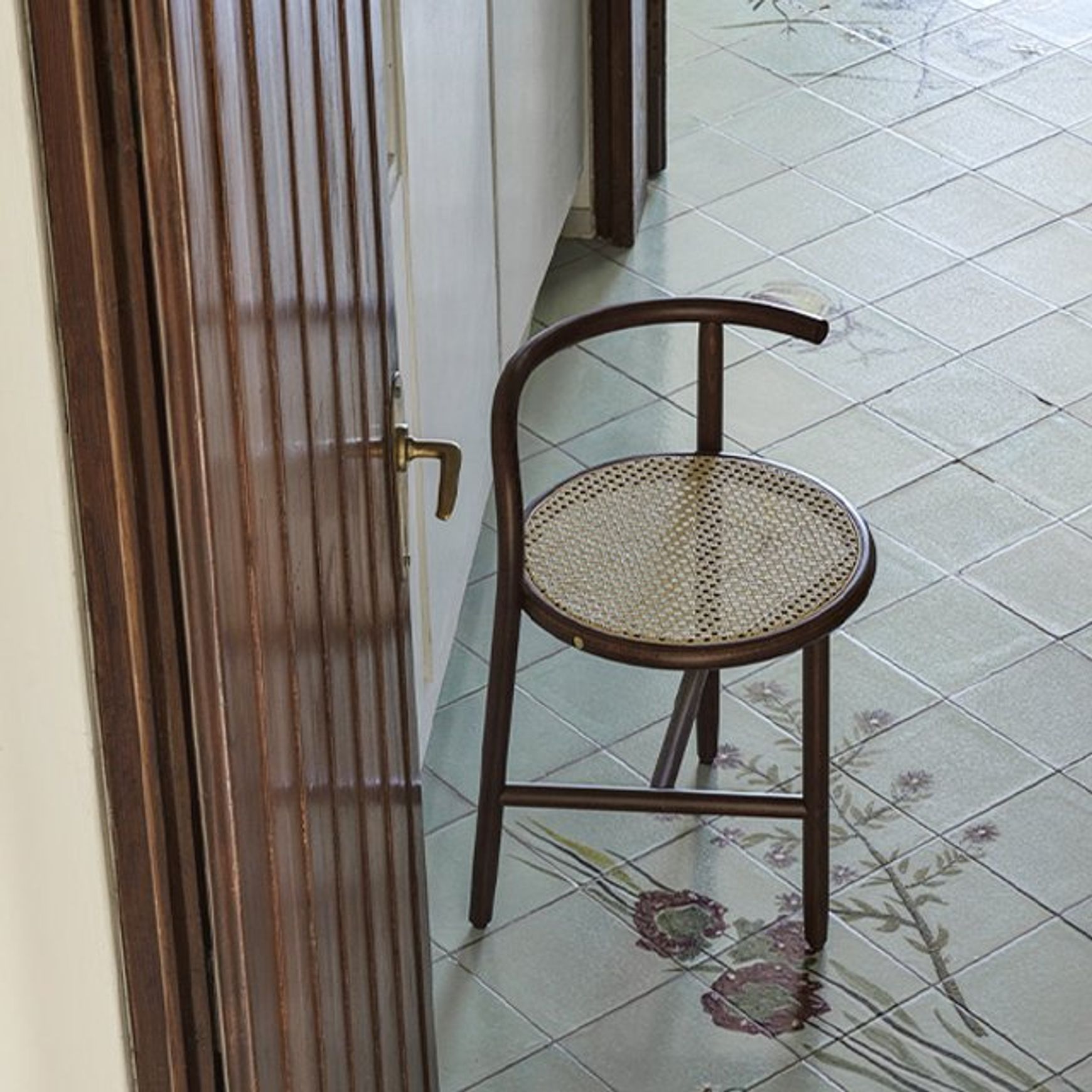 GmbH Single Curve | Stool