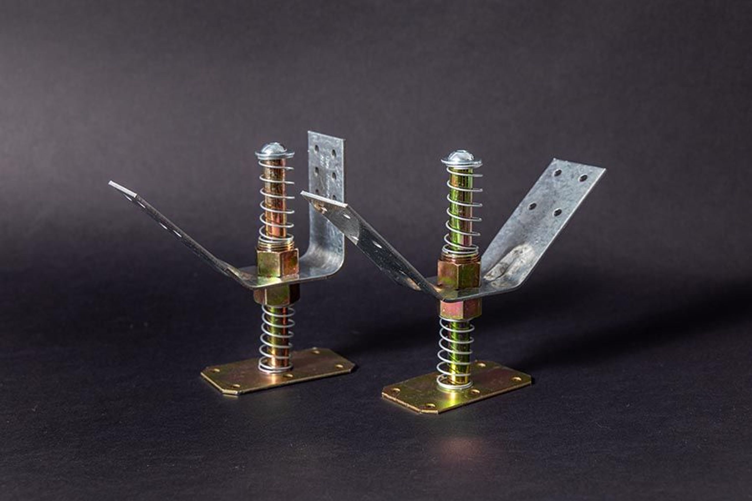 Deflok Seismic Bracing