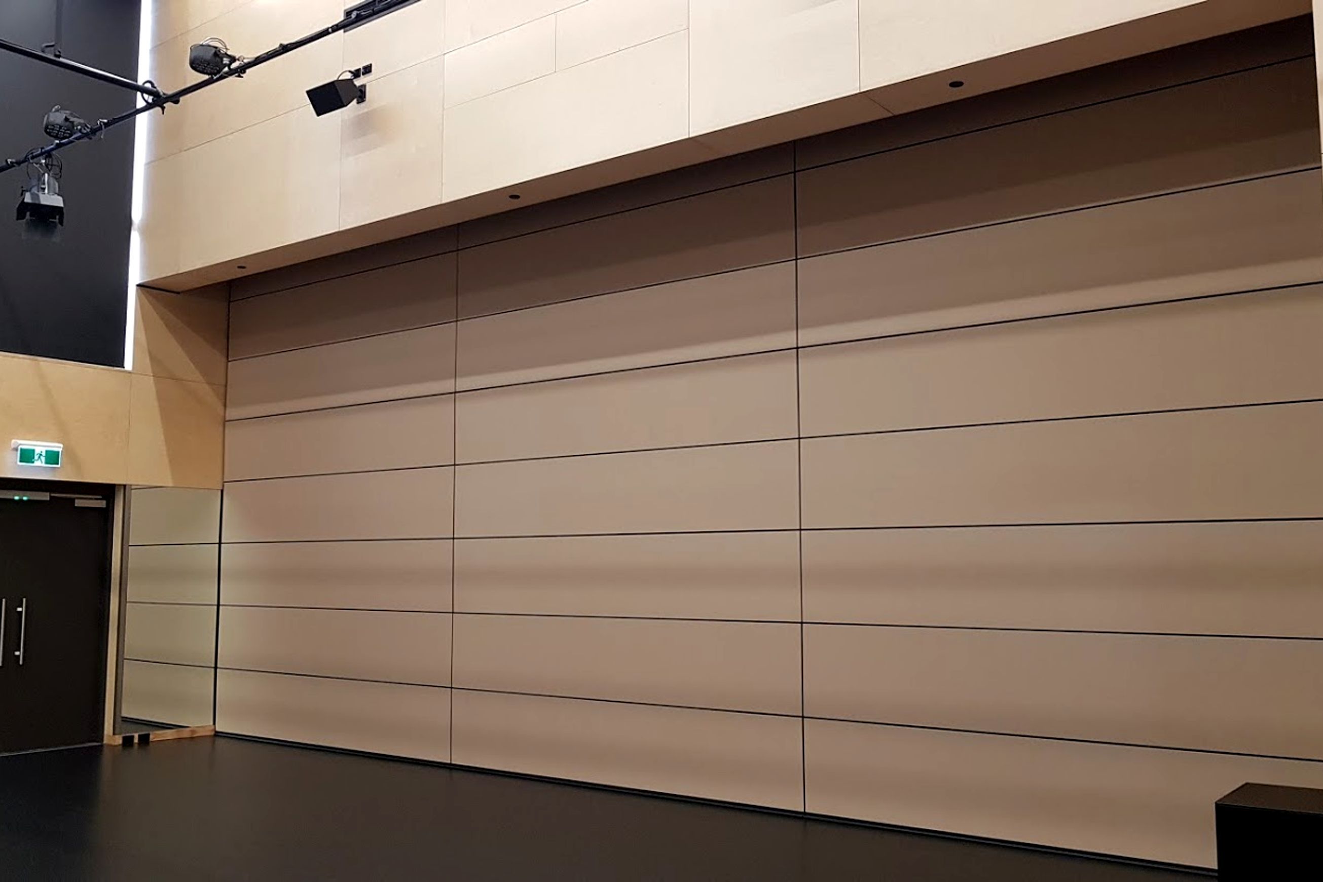 Skyfold Acoustic Vertical Retractable Walls