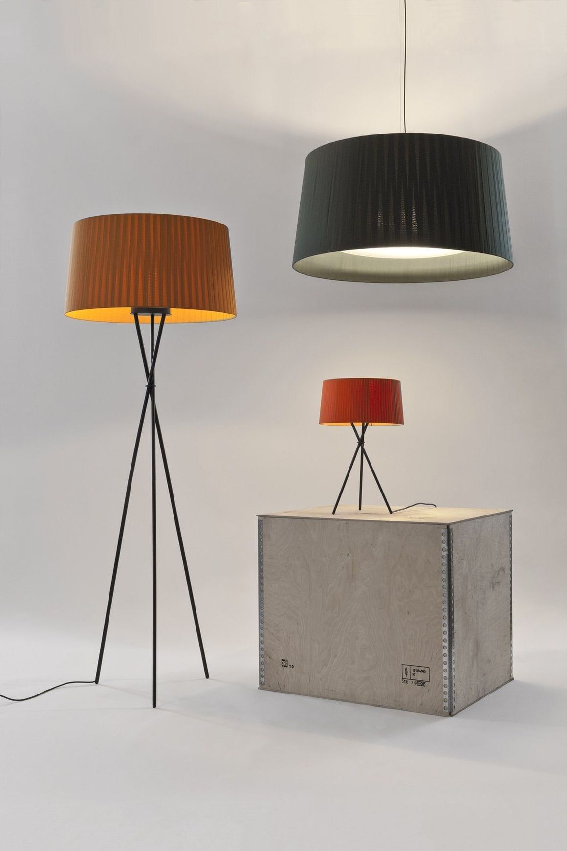 Tripode M3 Table Lamp