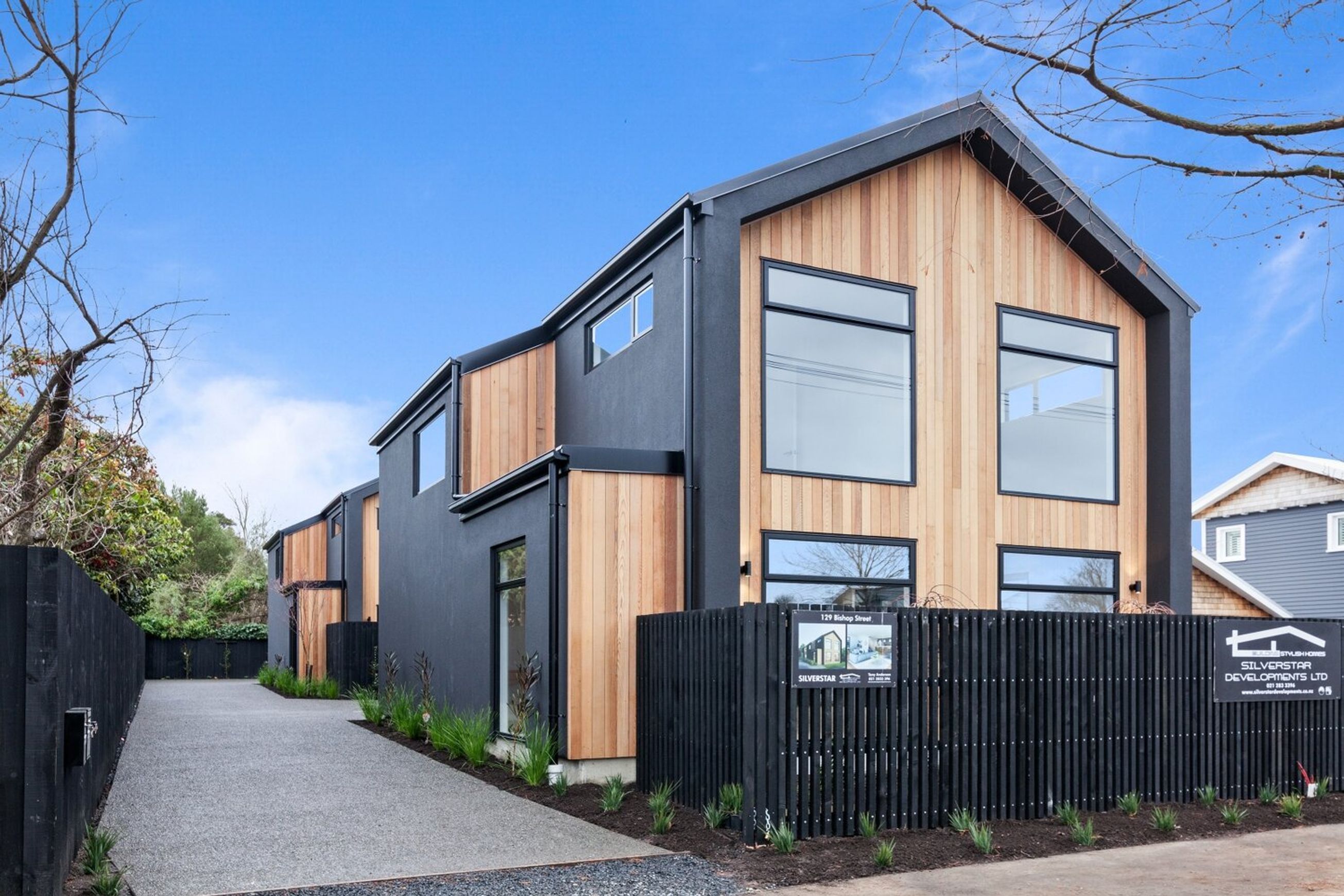 JSC Vertical Shiplap Timber Weatherboards