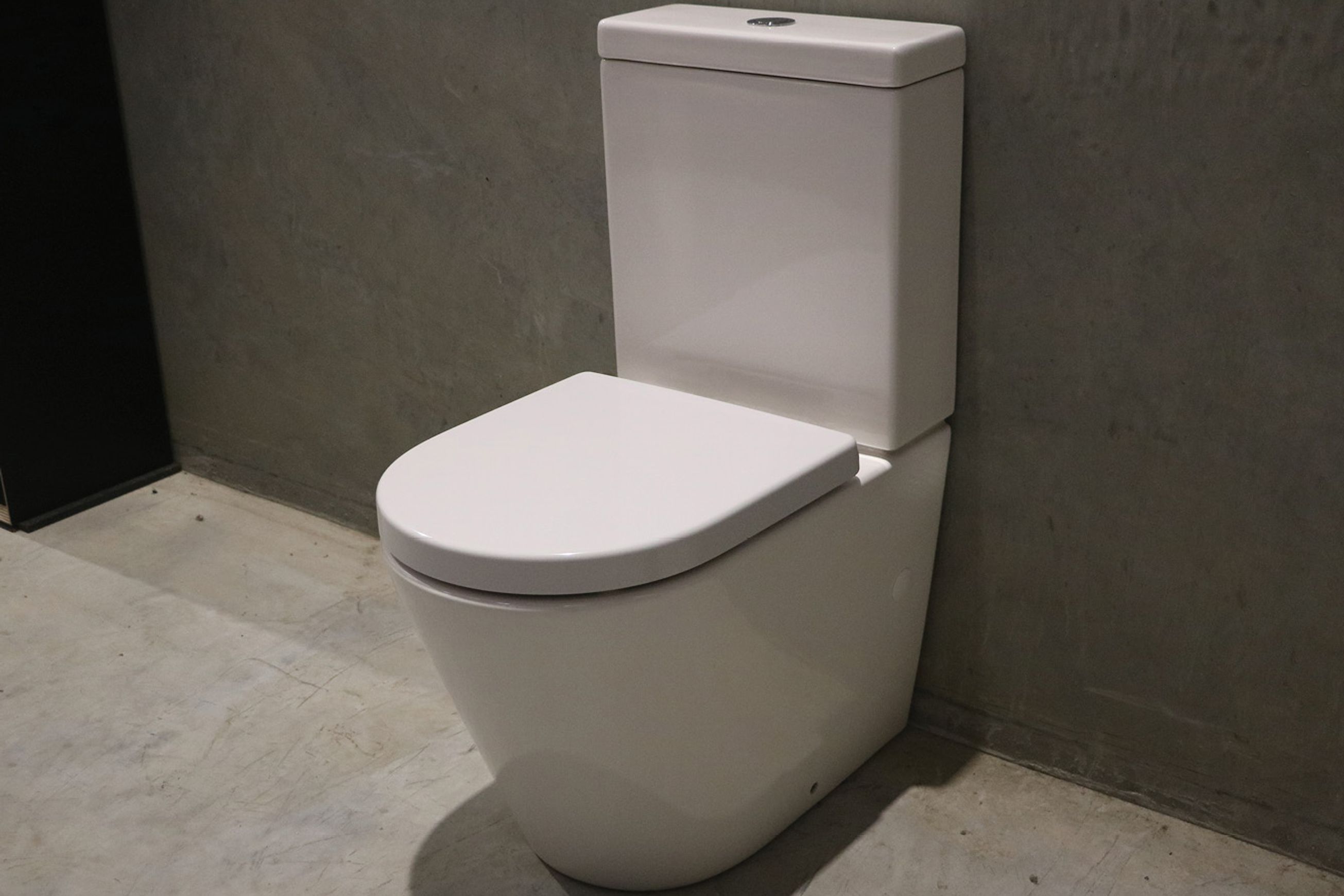 Evo Back To Wall Toilet Suite Standard Seat