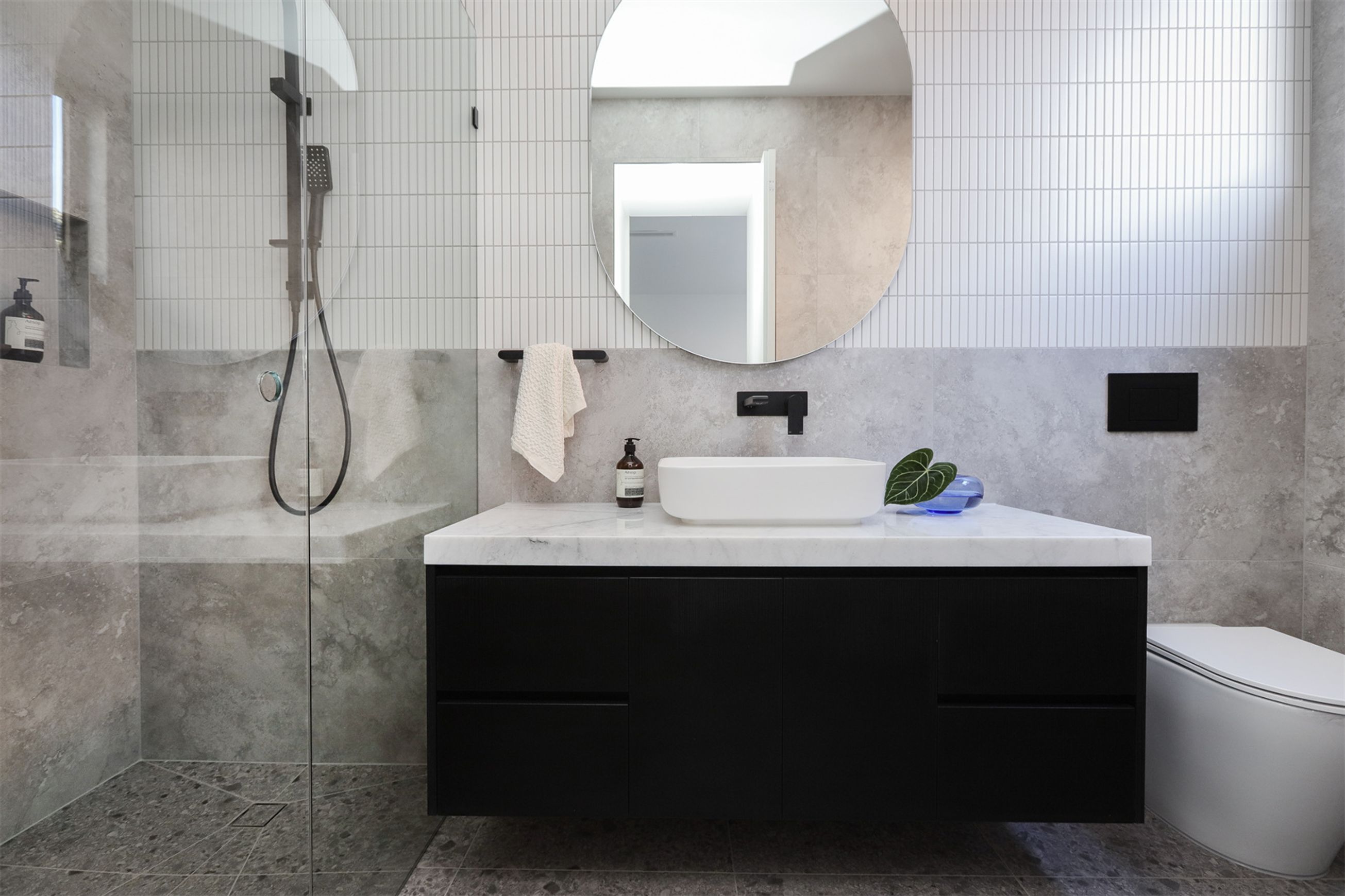 Bianca Hand Towel Rail | Matte Black