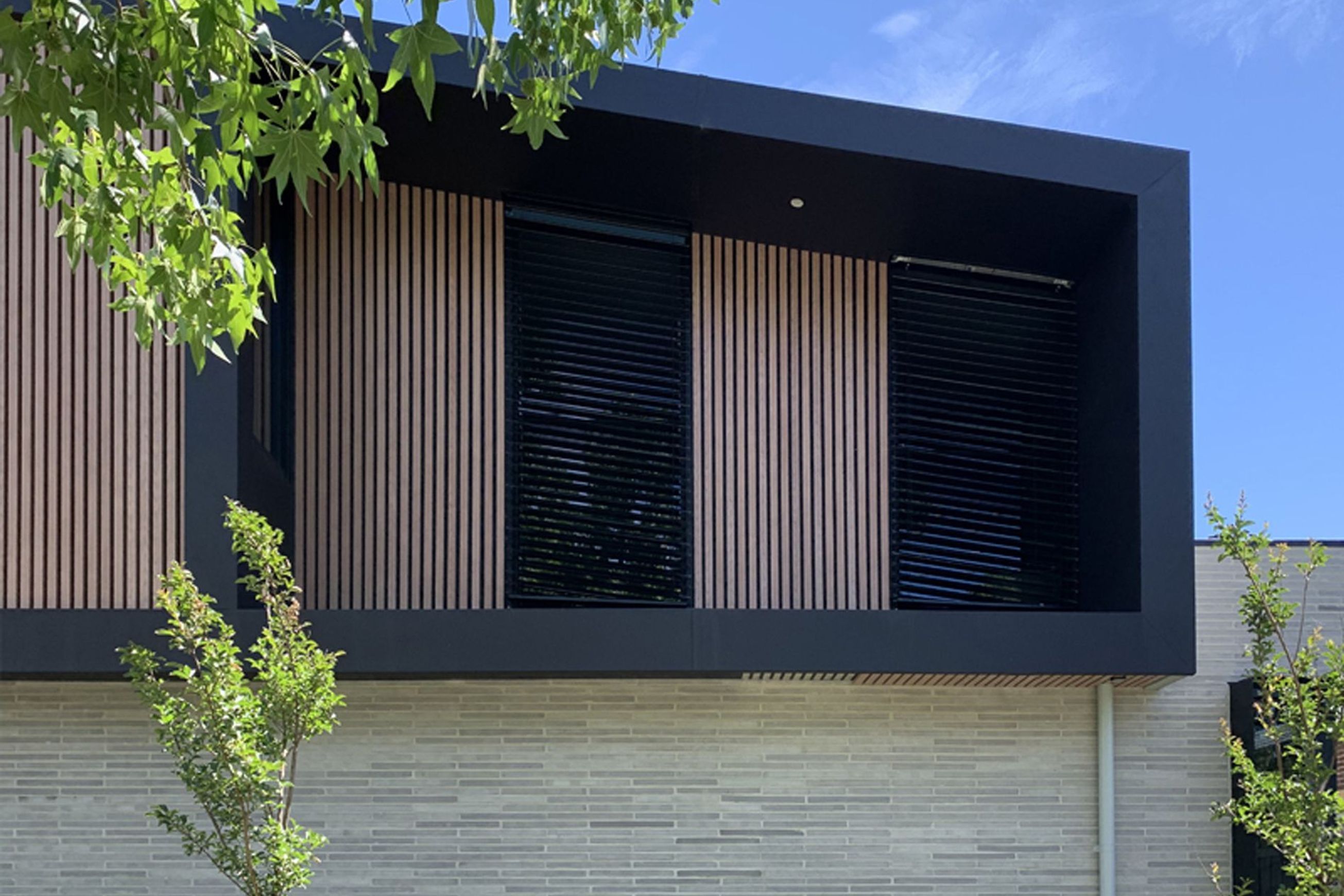 Asymmetric External Venetian Blinds | Warema