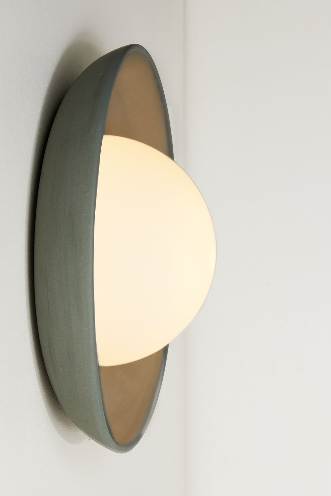 Mani Wide Sconce - Statement Porcelain Light