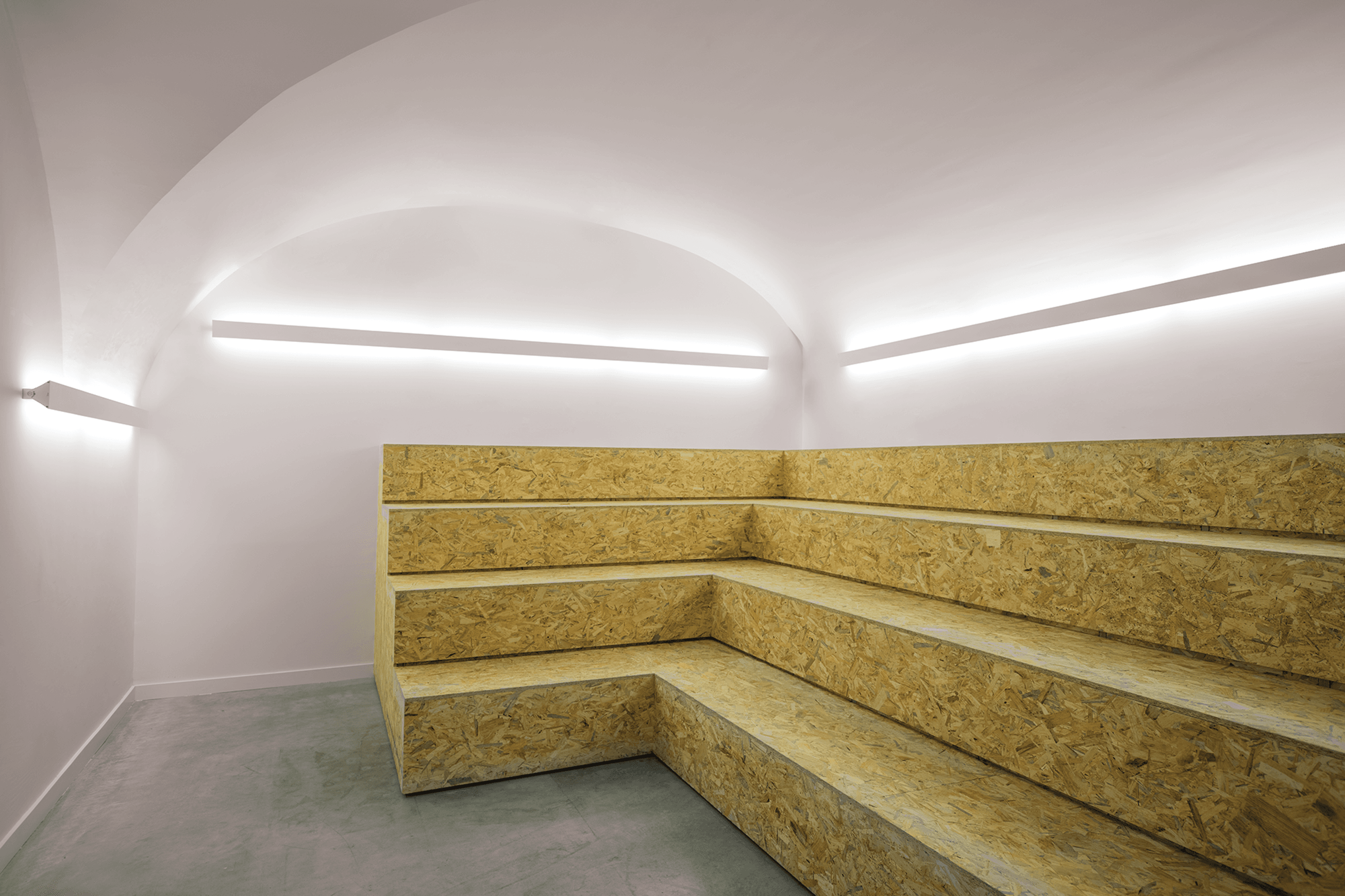 Wall Light Up/Down Homogeneous Distribution 50/50