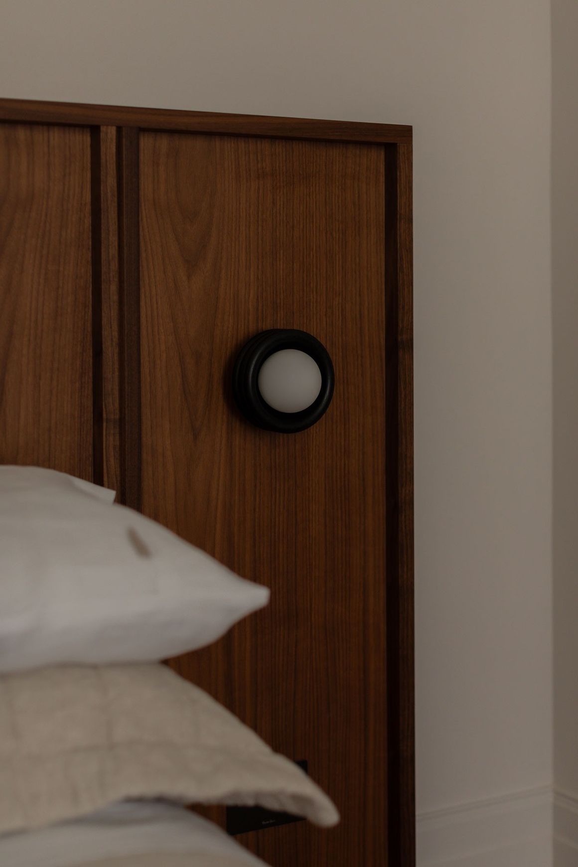 Silo Mini Sconce Hue