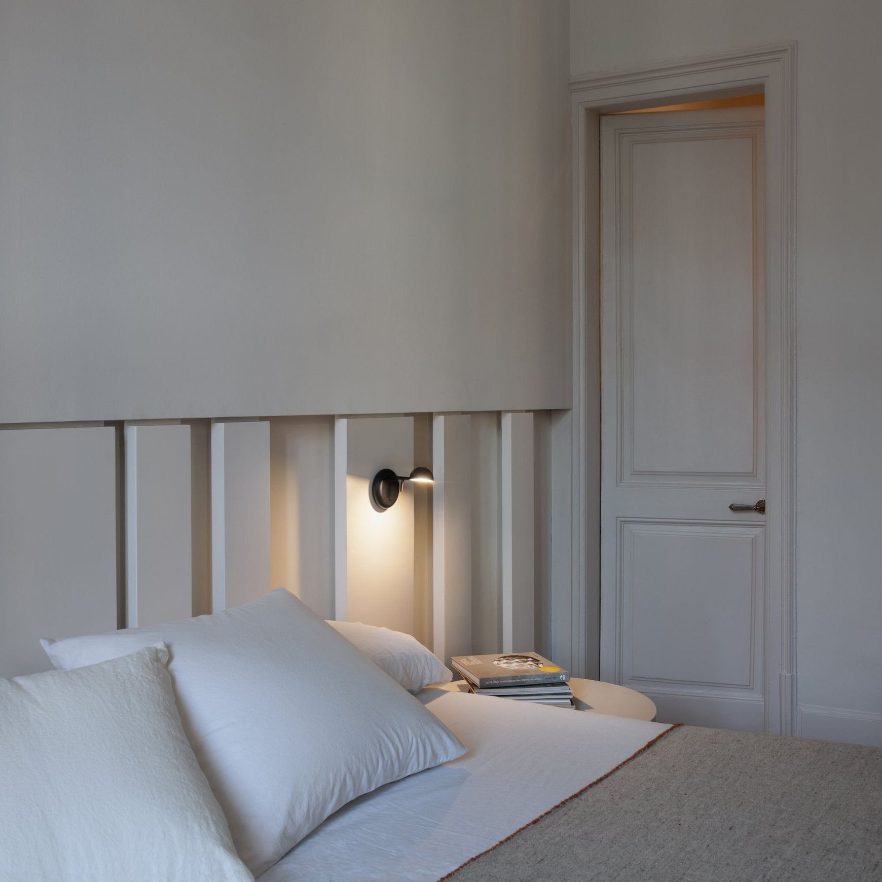 Pin Wall Lamp
