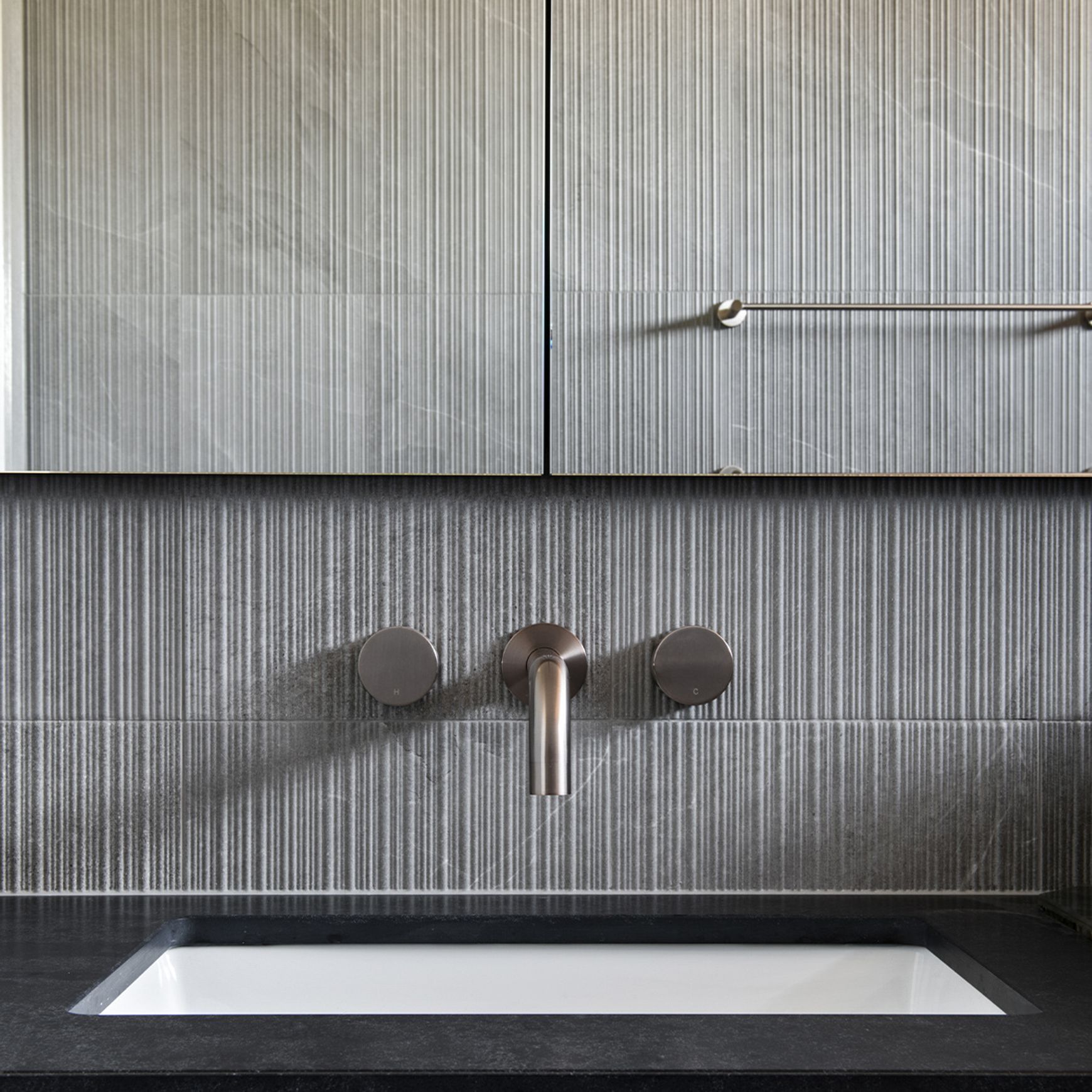 Hellin Grey Line | Perini Tiles