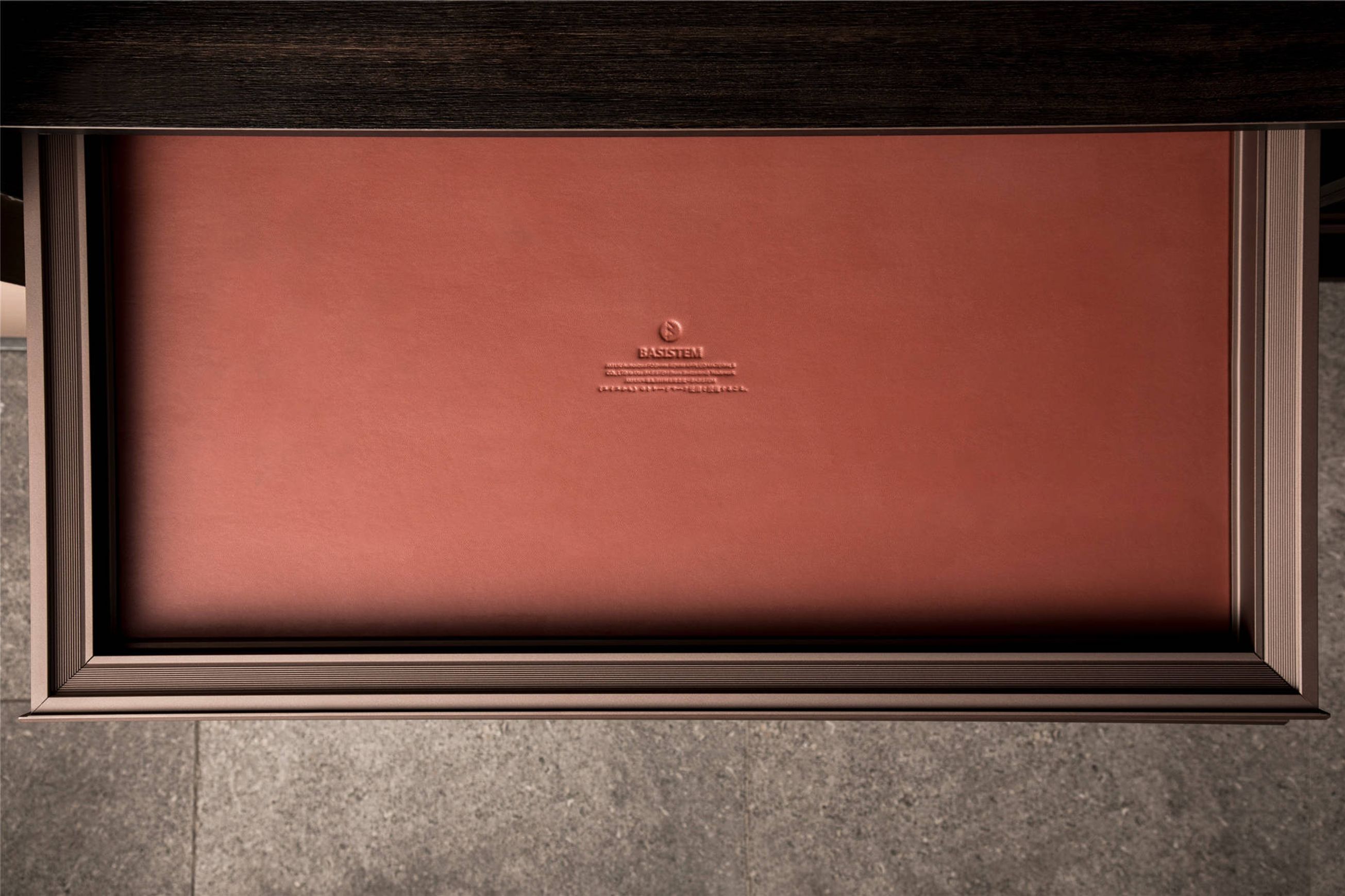 Basistem BRUGG Leather Bottom Storage
