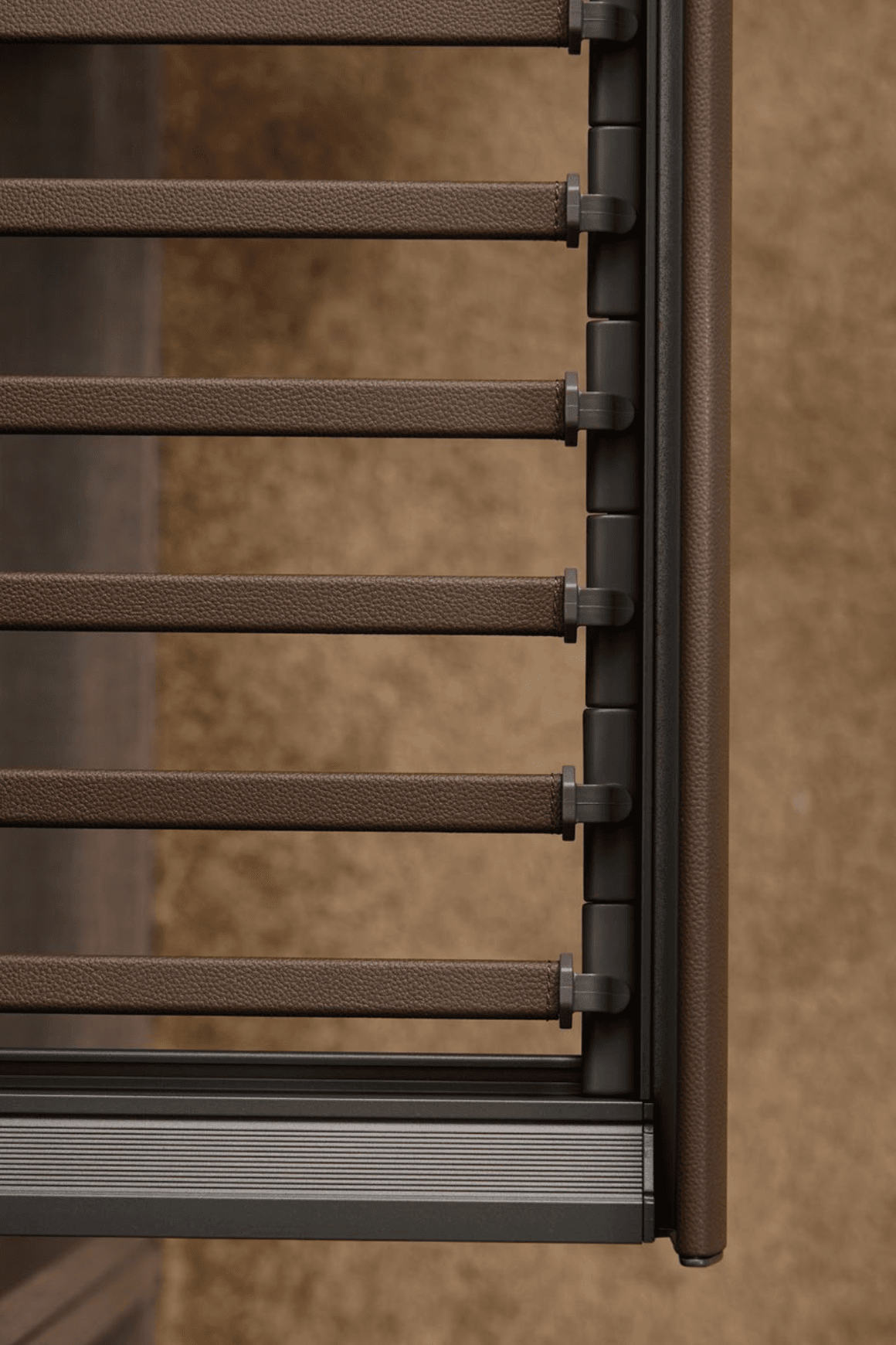 BASISTEM Lugano Leather Pants Hanger